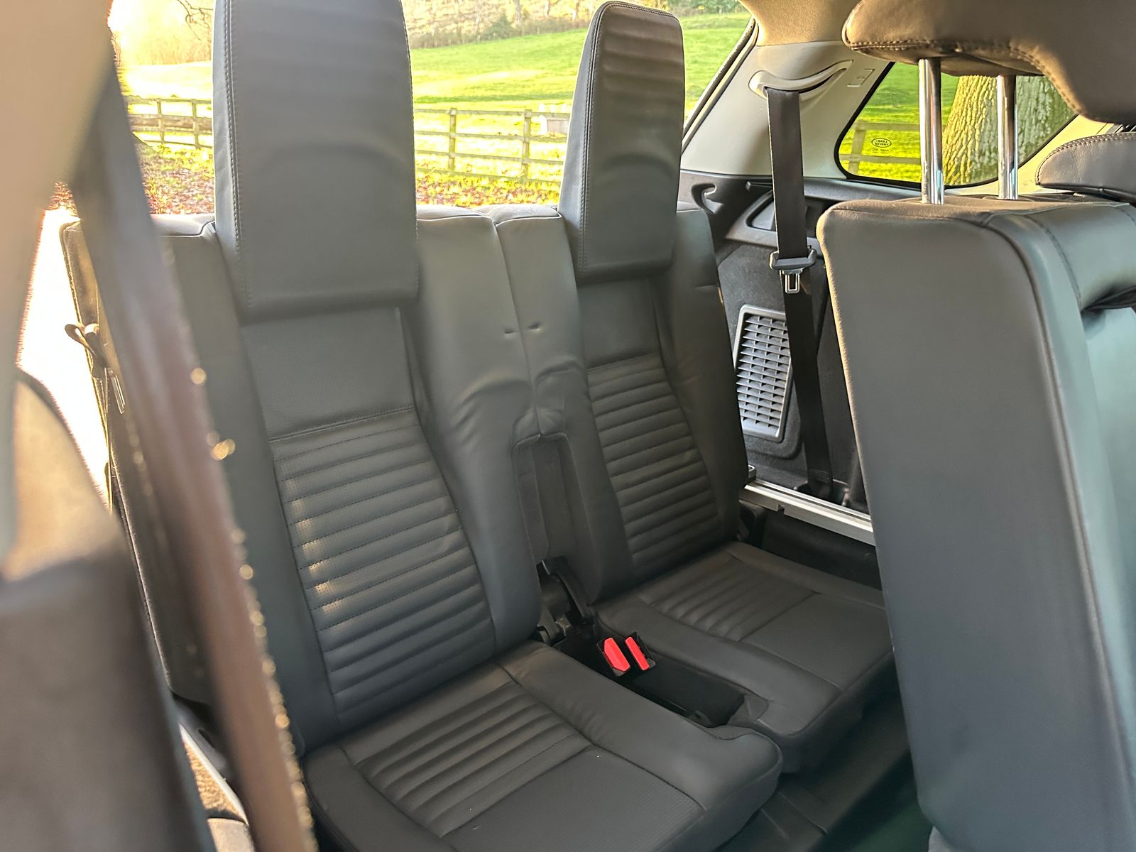 Land Rover Discovery Sport 2.0 TD4 HSE Luxury SUV 5dr Diesel Auto 4WD Euro 6 (s/s) (180 ps) 5dr Automatic 2016