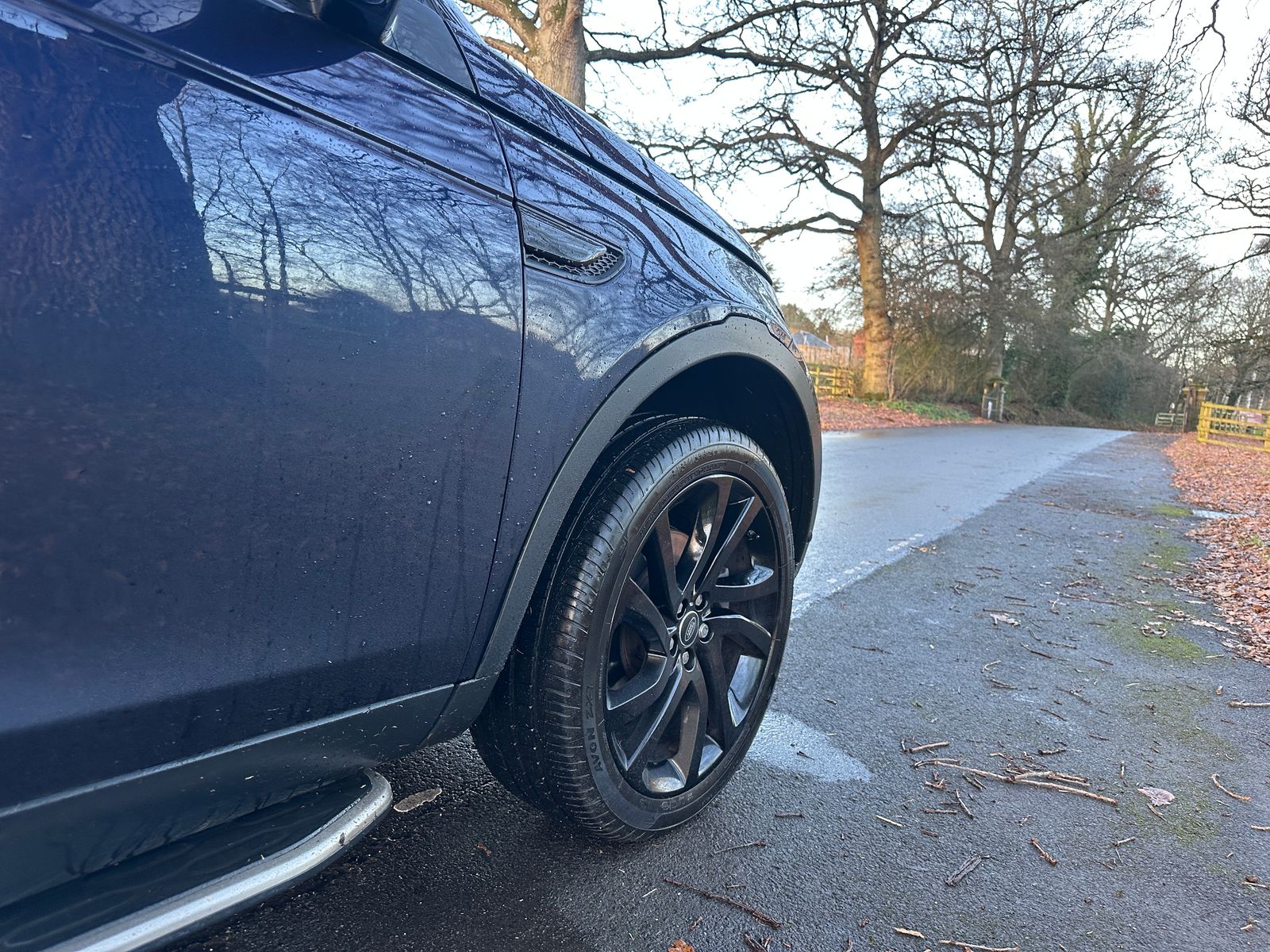 Land Rover Discovery Sport 2.0 TD4 HSE Luxury SUV 5dr Diesel Auto 4WD Euro 6 (s/s) (180 ps) 5dr Automatic 2016