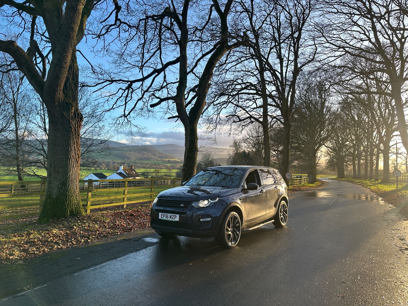 Land Rover Discovery Sport 2.0 TD4 HSE Luxury SUV 5dr Diesel Auto 4WD Euro 6 (s/s) (180 ps) 5dr Automatic 2016