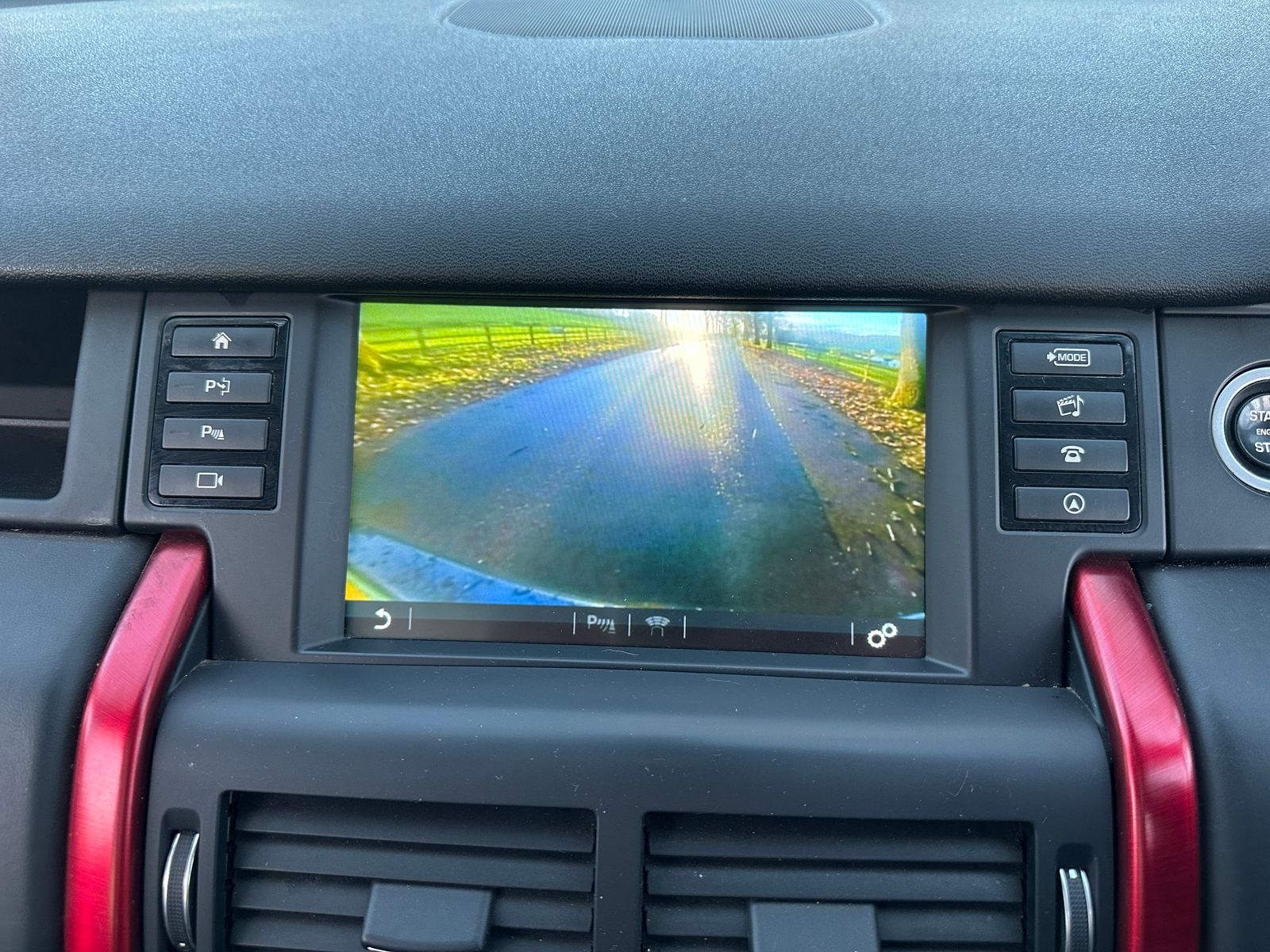 Land Rover Discovery Sport 2.0 TD4 HSE Luxury SUV 5dr Diesel Auto 4WD Euro 6 (s/s) (180 ps) 5dr Automatic 2016