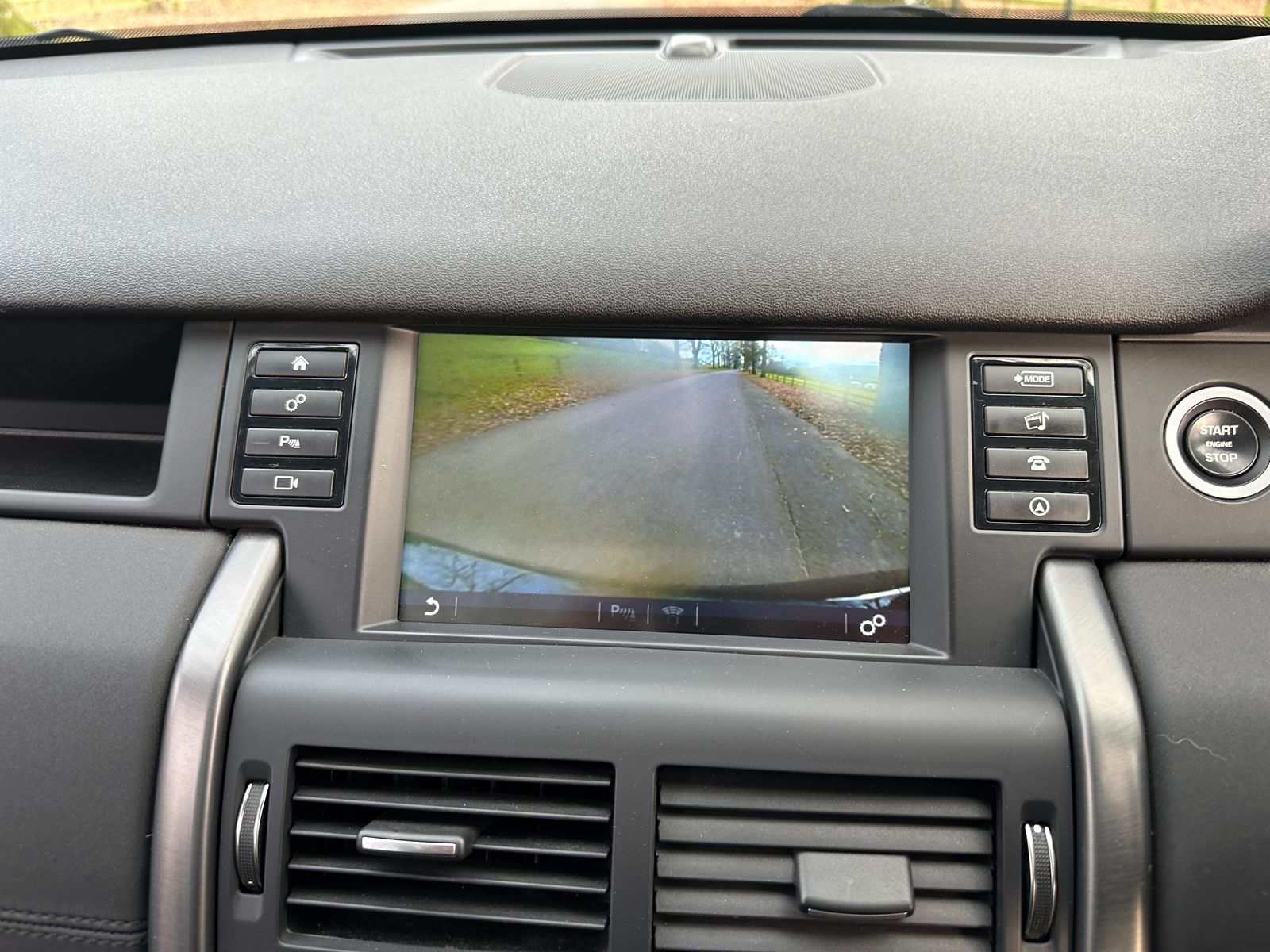 Land Rover Discovery Sport 2.0 TD4 Landmark SUV 5dr Diesel Auto 4WD Euro 6 (s/s) (180 ps) 5dr Automatic 2019