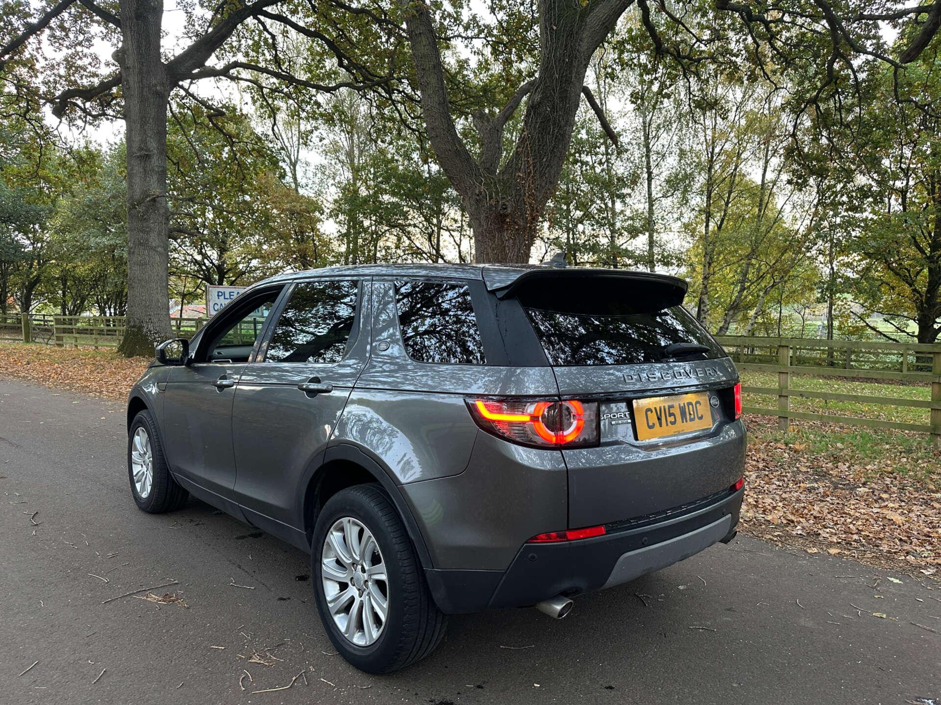 Land Rover Discovery Sport 2.2 Discovery Sport SE Tech SD4 Auto 4WD 5dr 5dr Automatic 2015