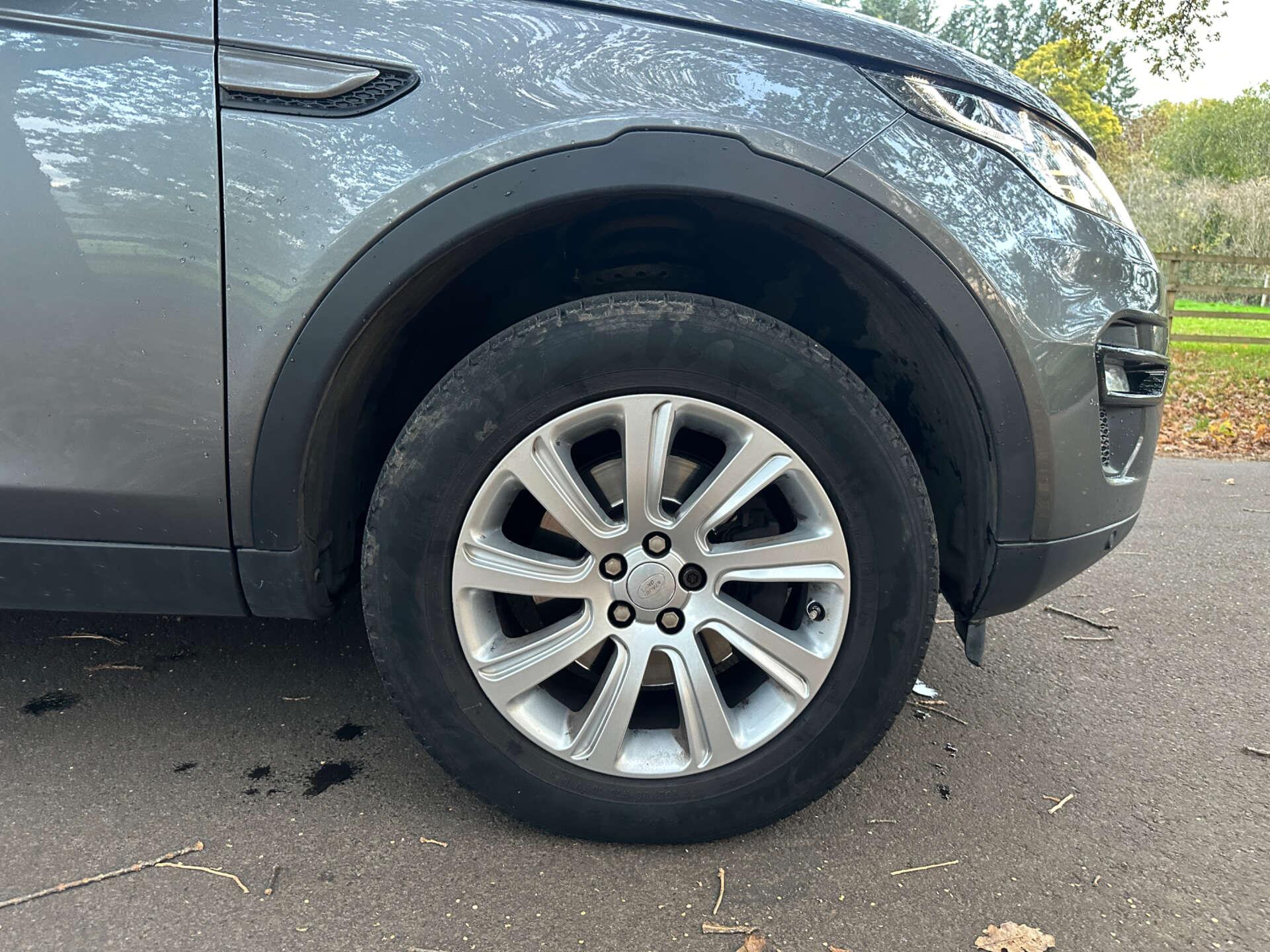 Land Rover Discovery Sport 2.2 Discovery Sport SE Tech SD4 Auto 4WD 5dr 5dr Automatic 2015