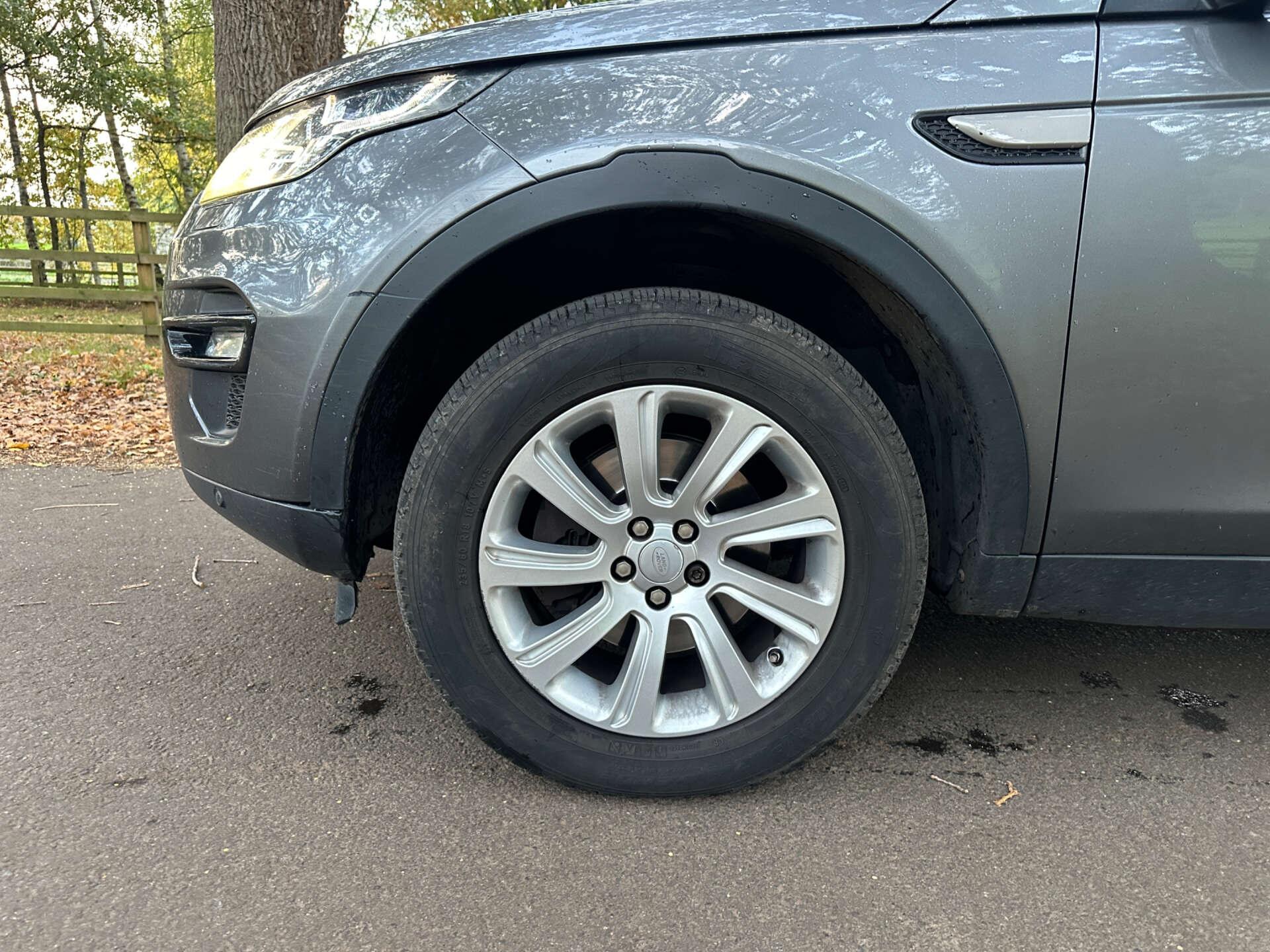 Land Rover Discovery Sport 2.2 Discovery Sport SE Tech SD4 Auto 4WD 5dr 5dr Automatic 2015