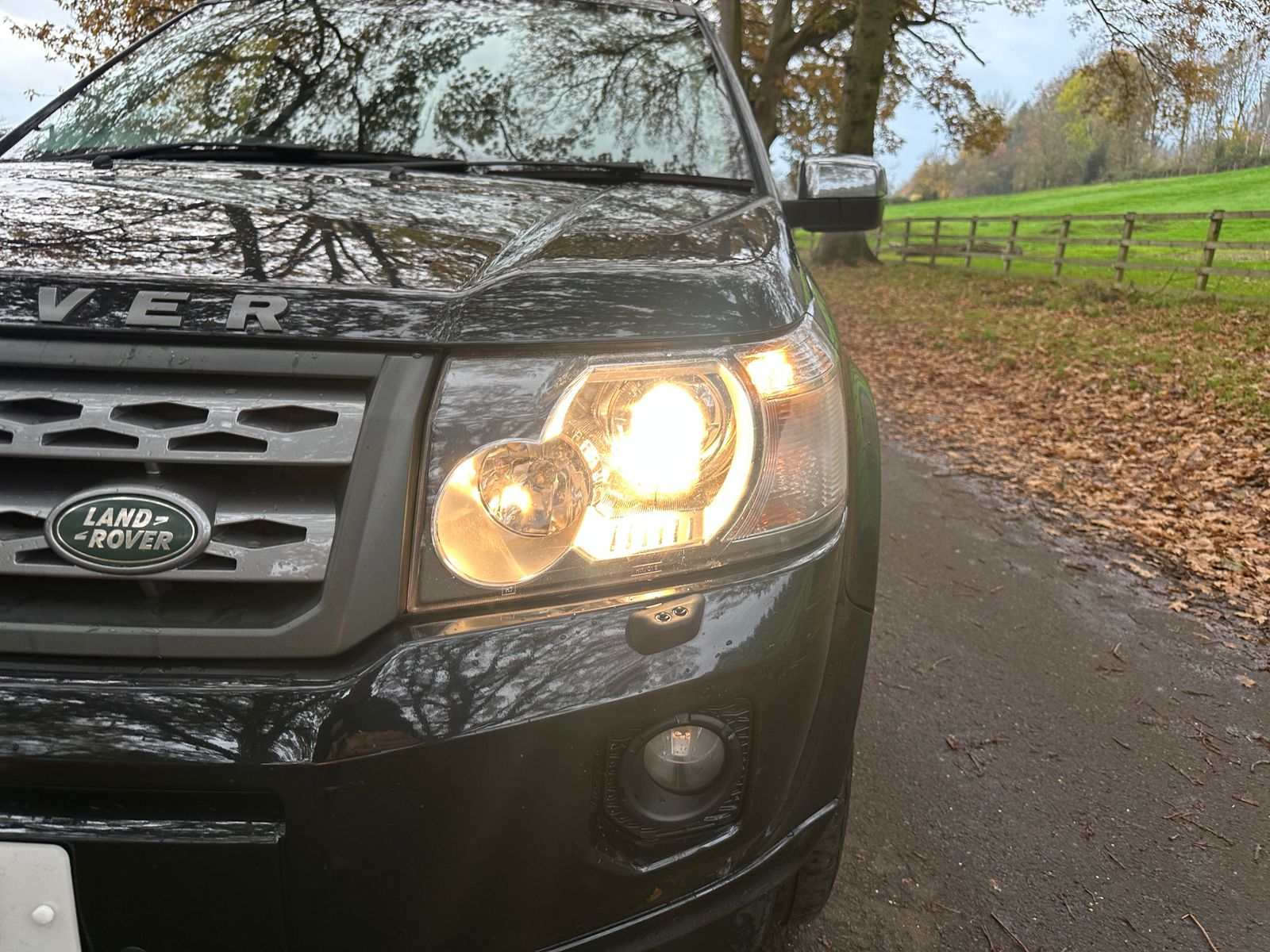 Land Rover Freelander 2 2.2 TD4 XS SUV 5dr Diesel Manual 4WD Euro 5 (s/s) (150 ps) 5dr Manual 2011