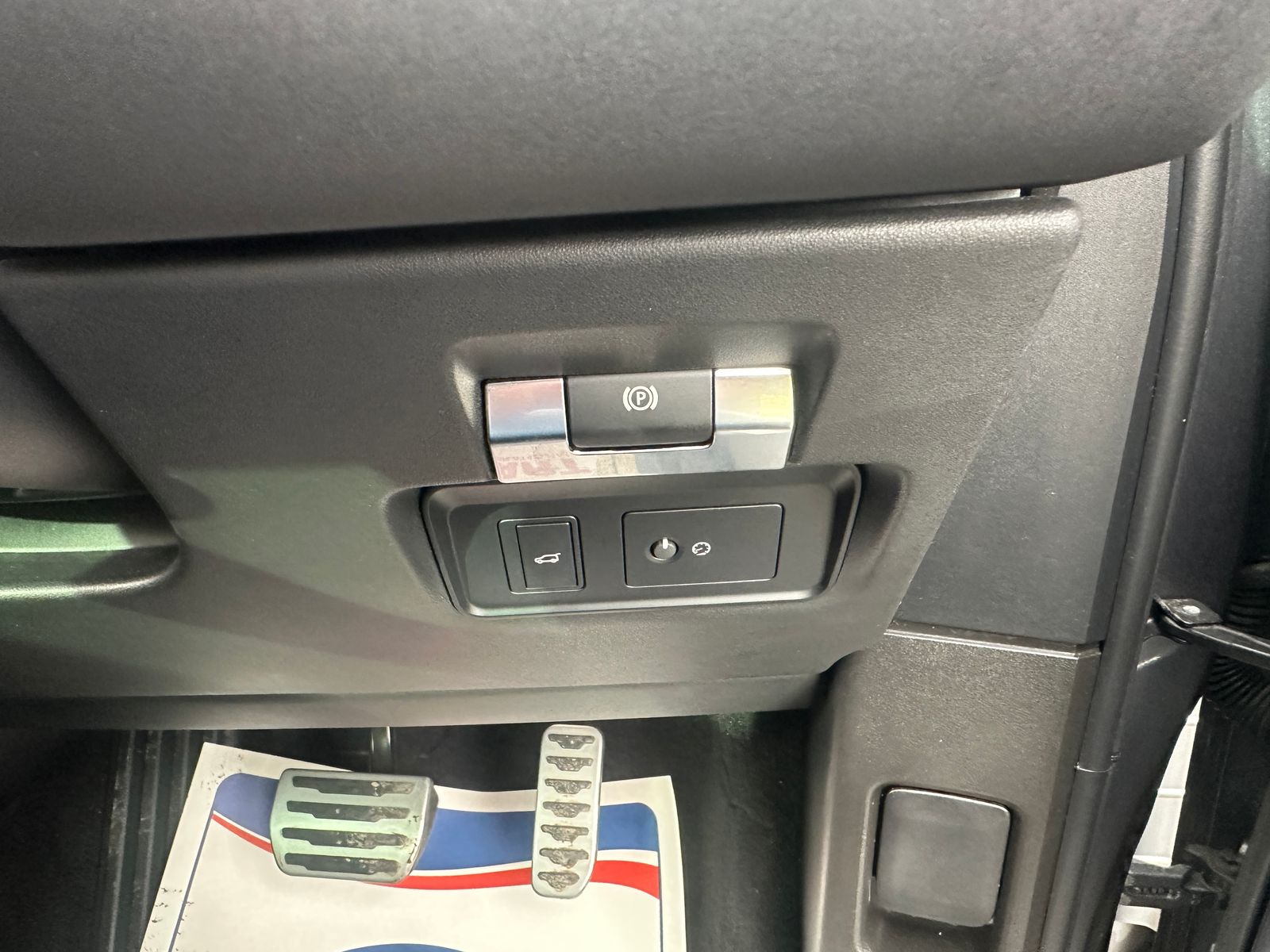 Land Rover Range Rover Evoque 2.0 D180 R-Dynamic SE SUV 5dr Diesel Auto 4WD Euro 6 (s/s) (180 ps) 5dr Automatic 2019