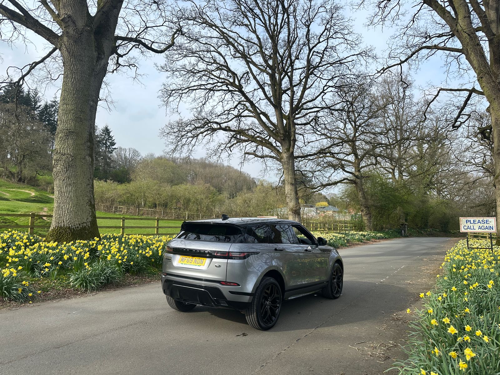 Land Rover Range Rover Evoque 2.0 D180 R-Dynamic SE SUV 5dr Diesel Auto 4WD Euro 6 (s/s) (180 ps) 5dr Automatic 2019