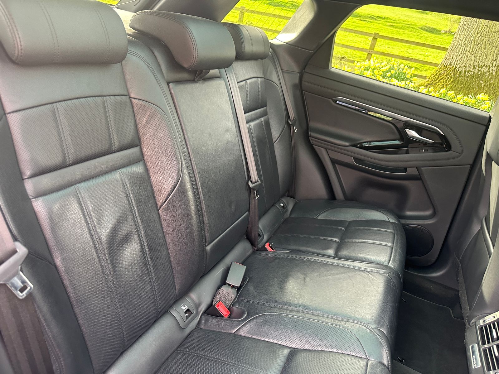 Land Rover Range Rover Evoque 2.0 D180 R-Dynamic SE SUV 5dr Diesel Auto 4WD Euro 6 (s/s) (180 ps) 5dr Automatic 2019