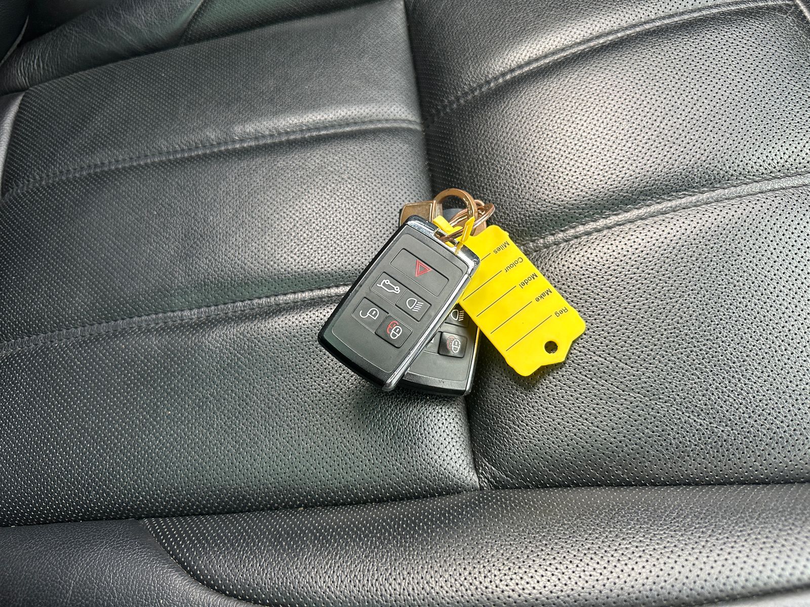 Land Rover Range Rover Evoque 2.0 D180 R-Dynamic SE SUV 5dr Diesel Auto 4WD Euro 6 (s/s) (180 ps) 5dr Automatic 2019