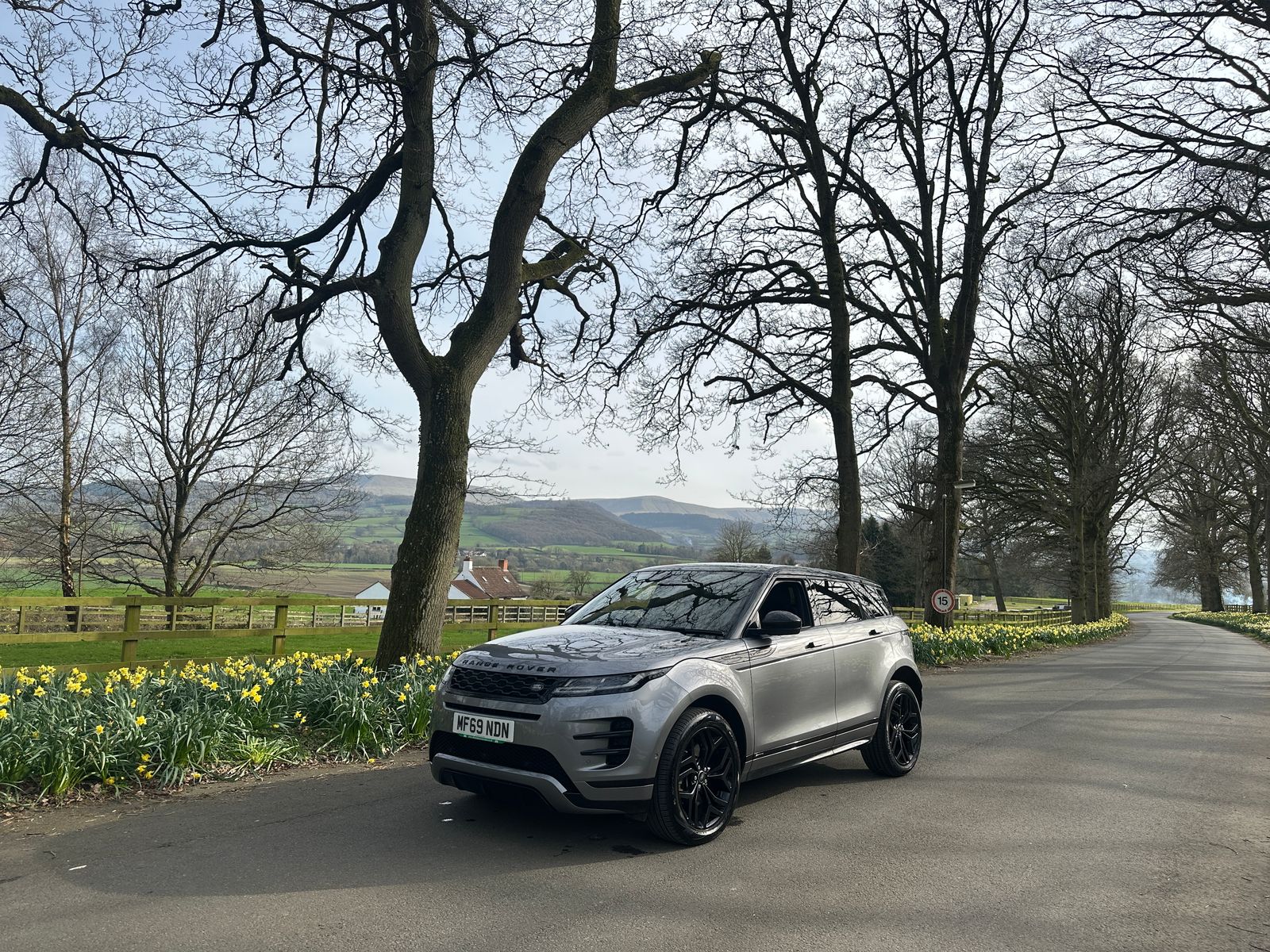 Land Rover Range Rover Evoque 2.0 D180 R-Dynamic SE SUV 5dr Diesel Auto 4WD Euro 6 (s/s) (180 ps) 5dr Automatic 2019