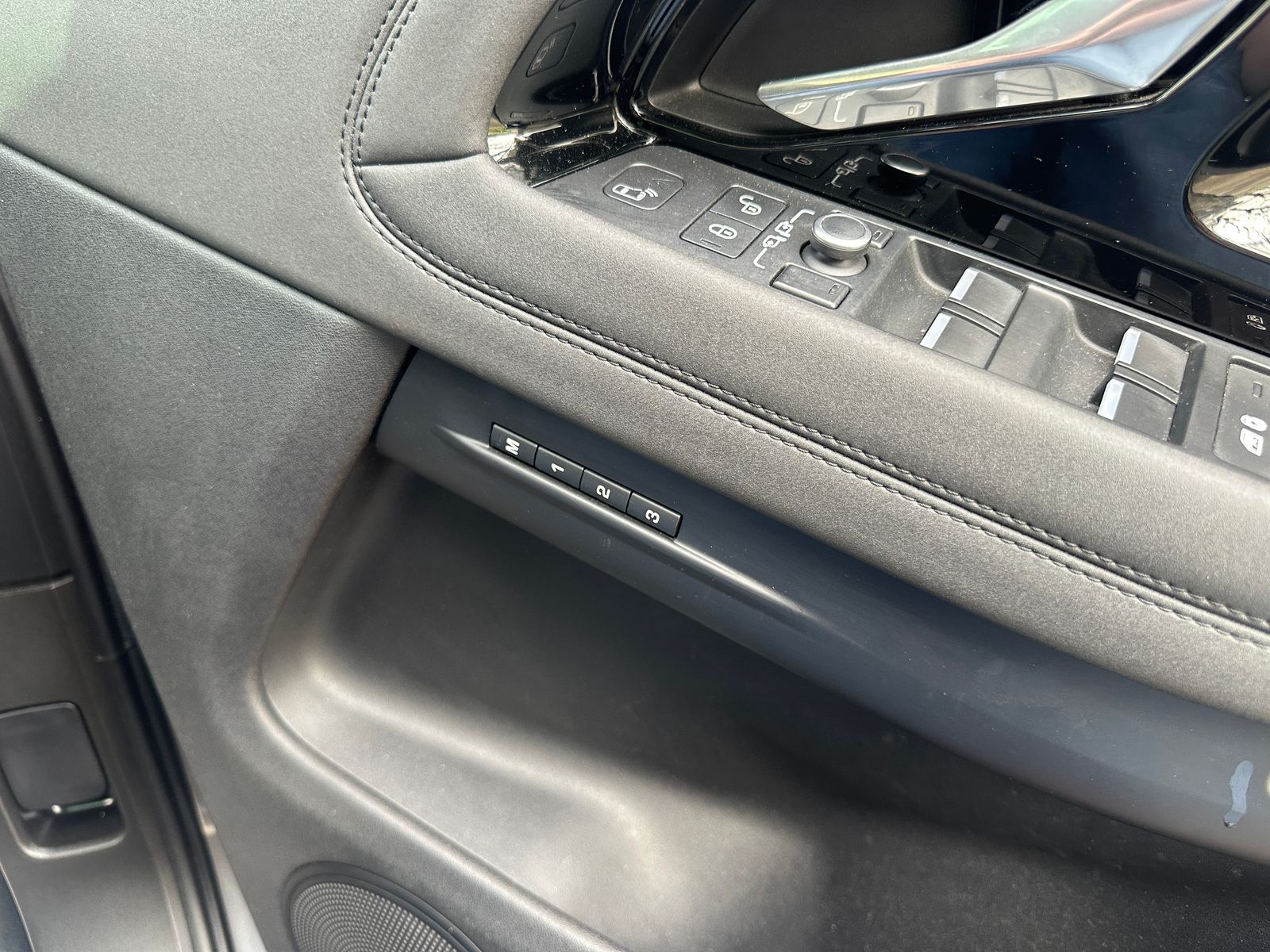 Land Rover Range Rover Evoque 2.0 D180 R-Dynamic SE SUV 5dr Diesel Auto 4WD Euro 6 (s/s) (180 ps) 5dr Automatic 2019