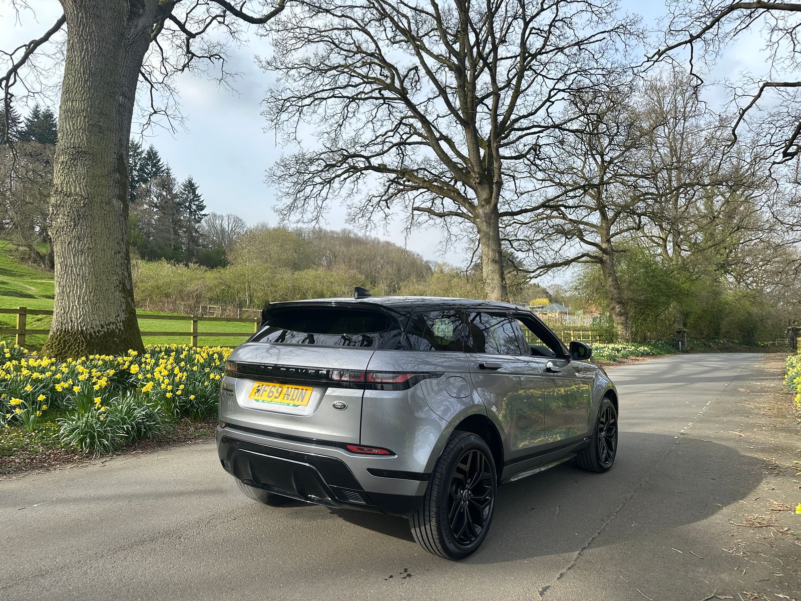 Land Rover Range Rover Evoque 2.0 D180 R-Dynamic SE SUV 5dr Diesel Auto 4WD Euro 6 (s/s) (180 ps) 5dr Automatic 2019