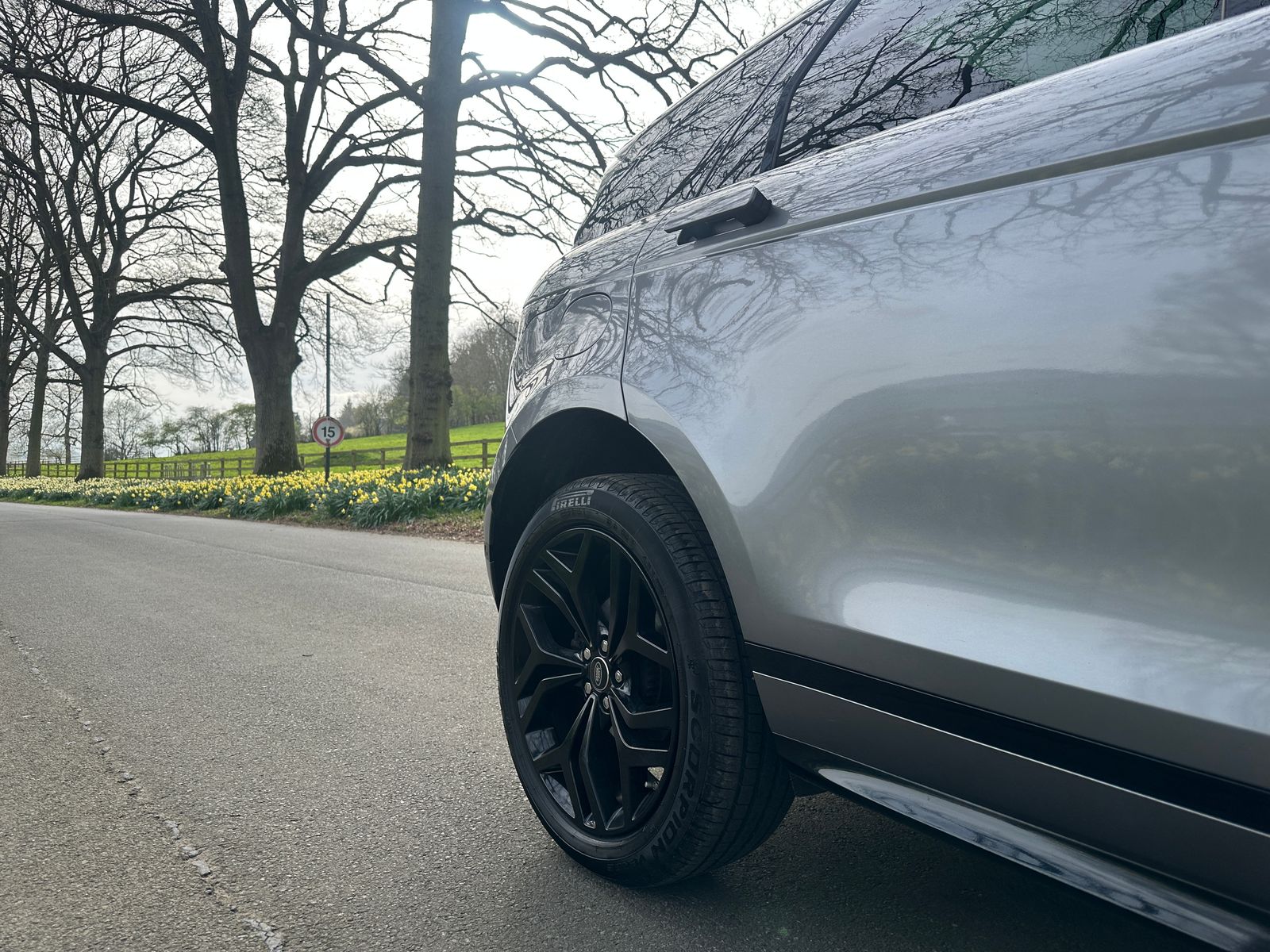 Land Rover Range Rover Evoque 2.0 D180 R-Dynamic SE SUV 5dr Diesel Auto 4WD Euro 6 (s/s) (180 ps) 5dr Automatic 2019