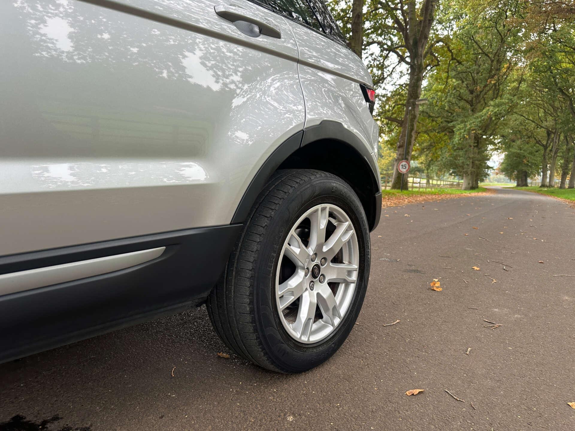Land Rover Range Rover Evoque 2.2 Range Rover Evoque Pure Tech SD4 Auto 4WD 5dr 5dr Automatic 2013