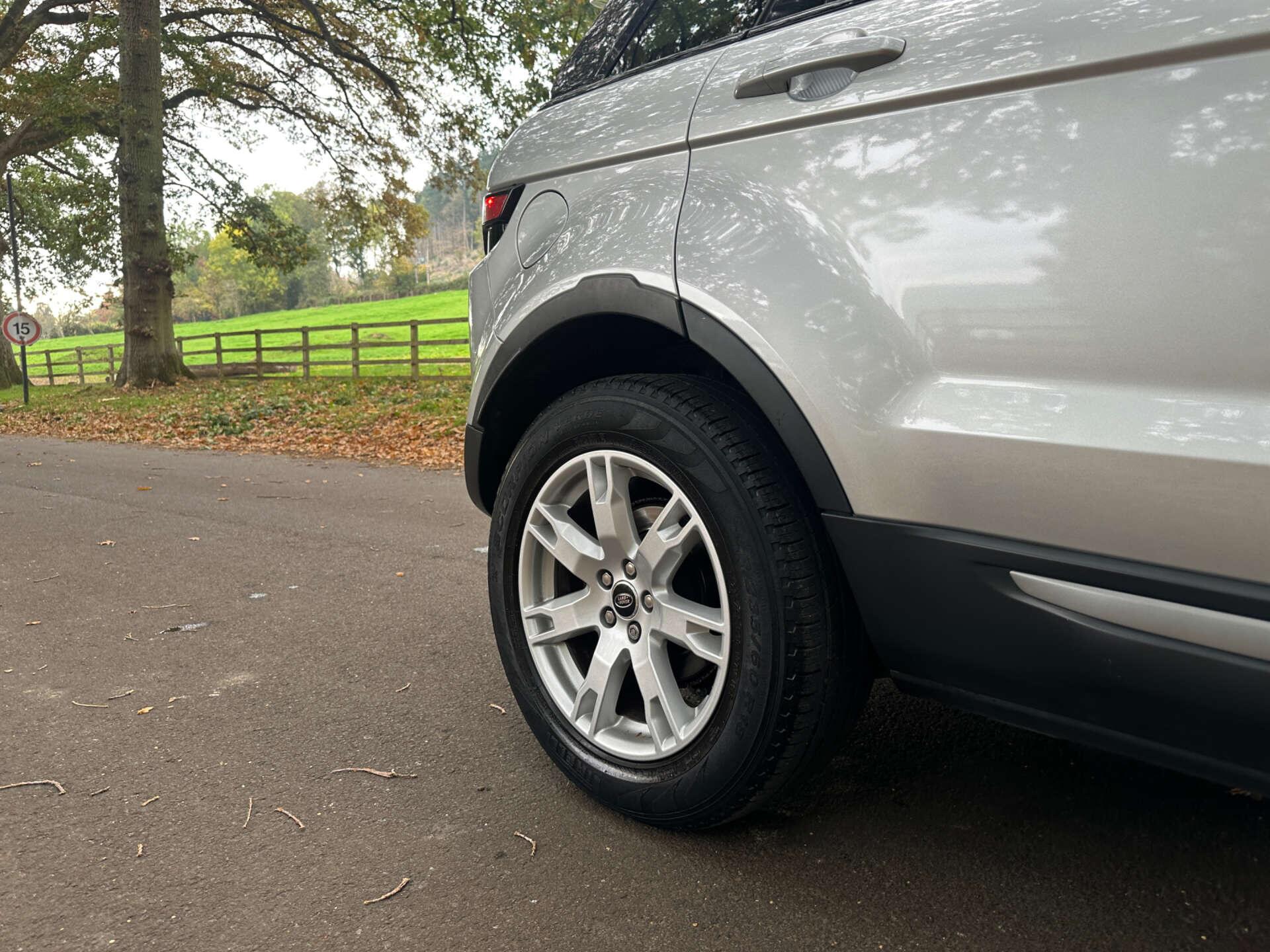 Land Rover Range Rover Evoque 2.2 Range Rover Evoque Pure Tech SD4 Auto 4WD 5dr 5dr Automatic 2013