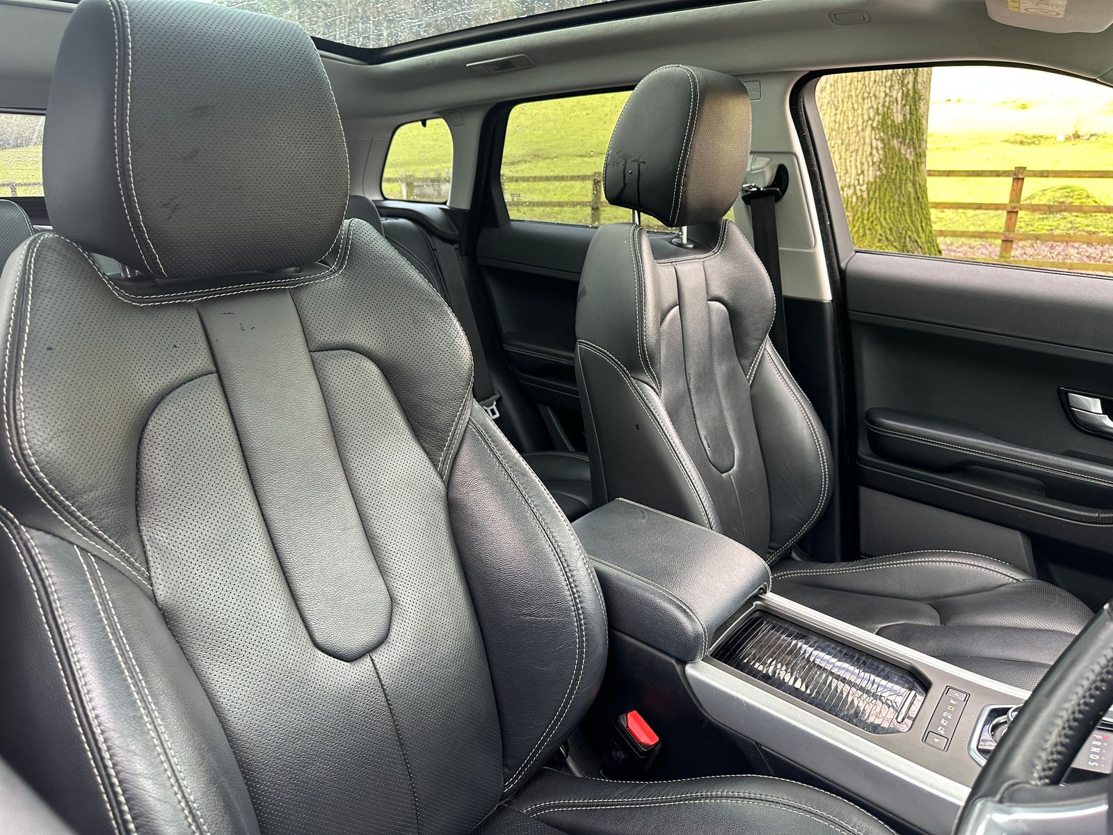 Land Rover Range Rover Evoque 2.2 SD4 Dynamic SUV 5dr Diesel Auto 4WD Euro 5 (s/s) (190 ps) 5dr Automatic 2026