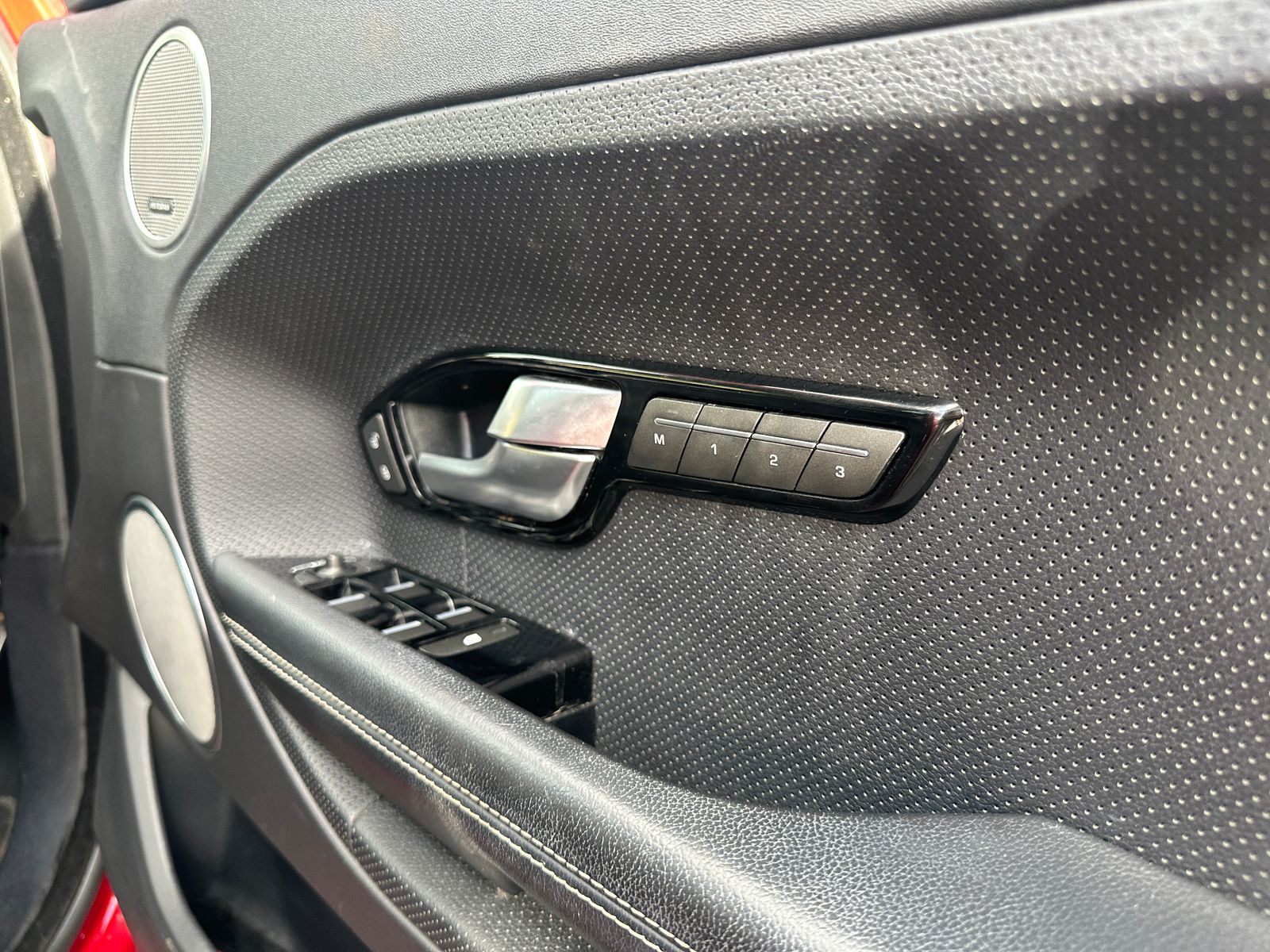 Land Rover Range Rover Evoque 2.2 SD4 Dynamic SUV 5dr Diesel Auto 4WD Euro 5 (s/s) (190 ps) 5dr Automatic 2026