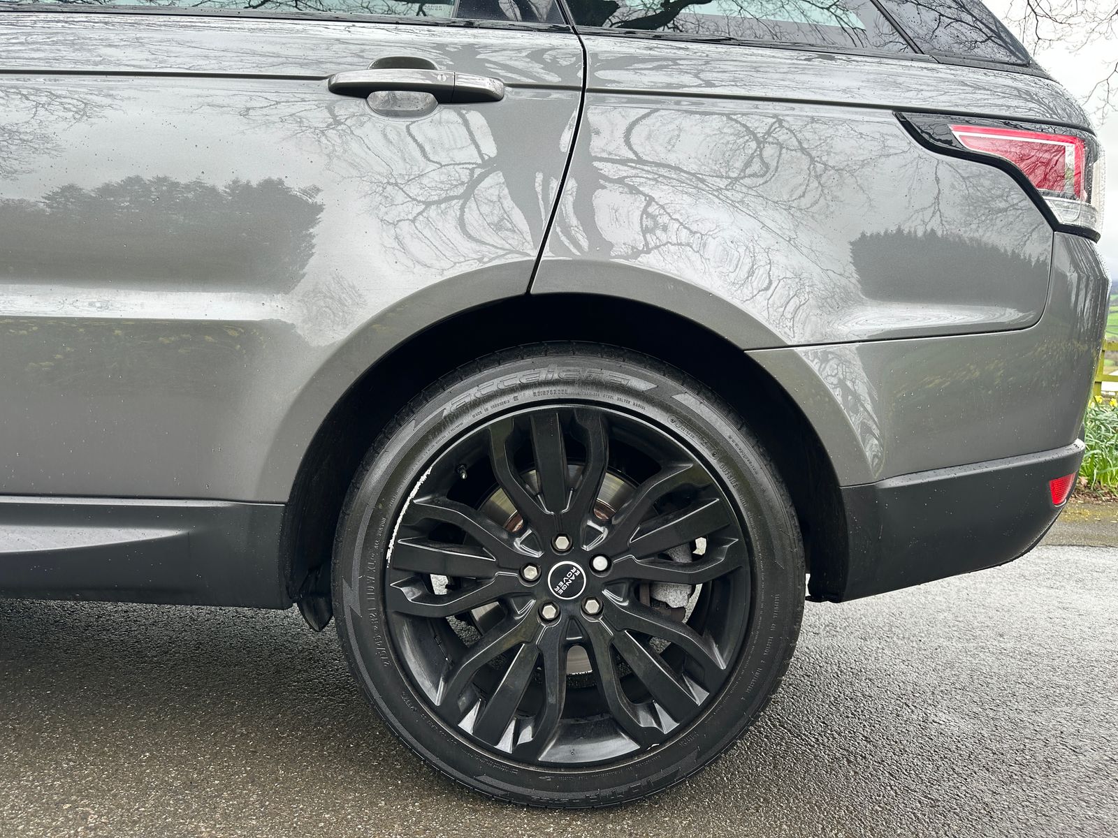 Land Rover Range Rover Sport 3.0 SD V6 HSE Dynamic SUV 5dr Diesel Auto 4WD Euro 5 (s/s) (306 ps) 5dr Automatic 2015