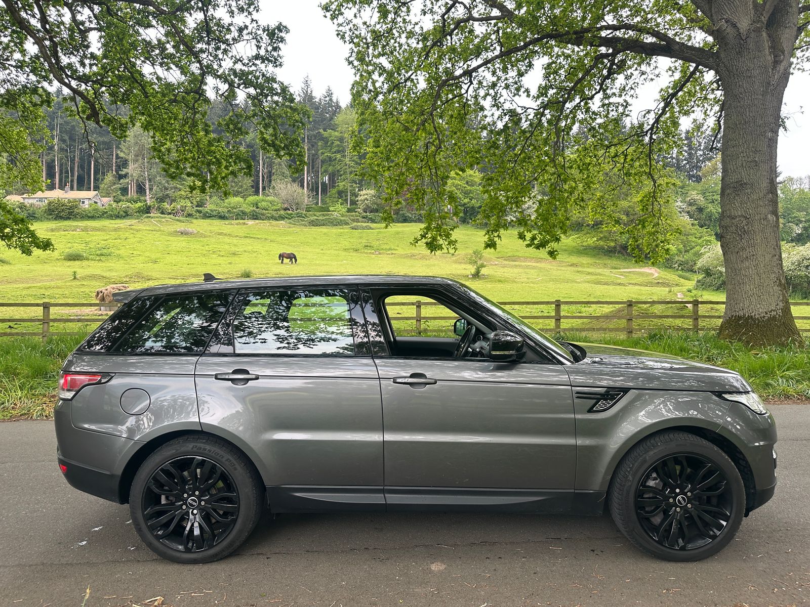2015 Land Rover Range Rover Sport 3.0 SD V6 HSE Dynamic SUV 5dr Diesel Auto 4WD Euro 5 (s/s) (306 ps), exterior view 2