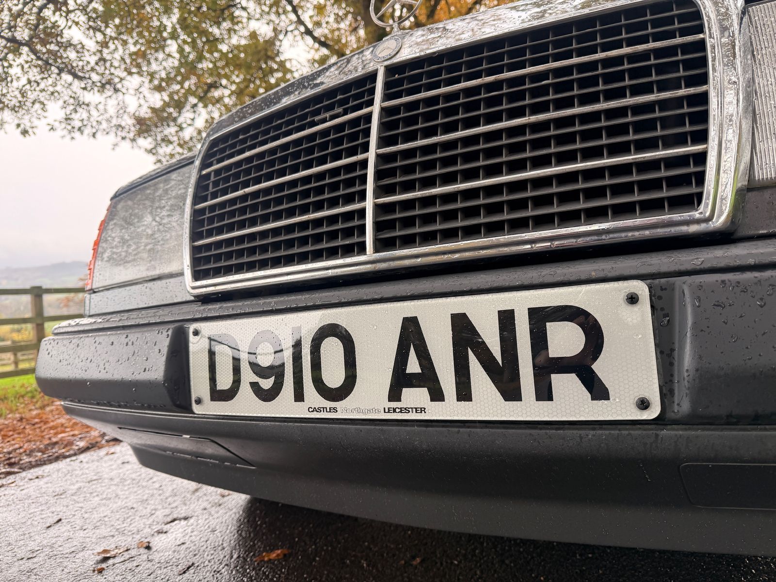 Mercedes-Benz 230 Black 4dr Automatic 1987