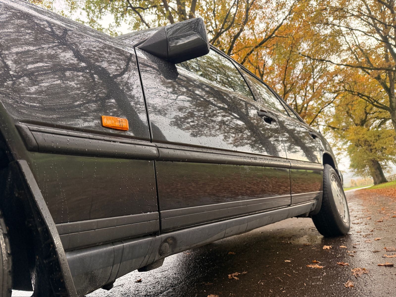 Mercedes-Benz 230 Black 4dr Automatic 1987