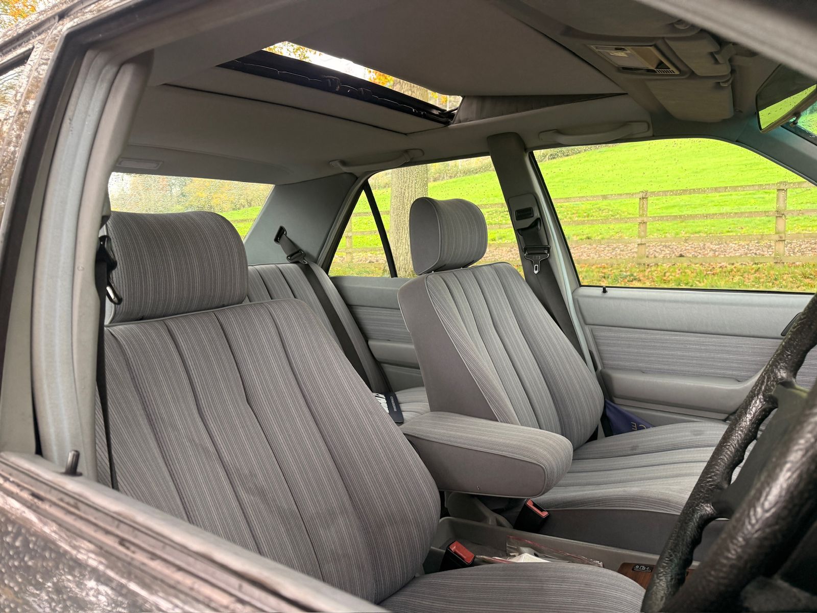 Mercedes-Benz 230 Black 4dr Automatic 1987