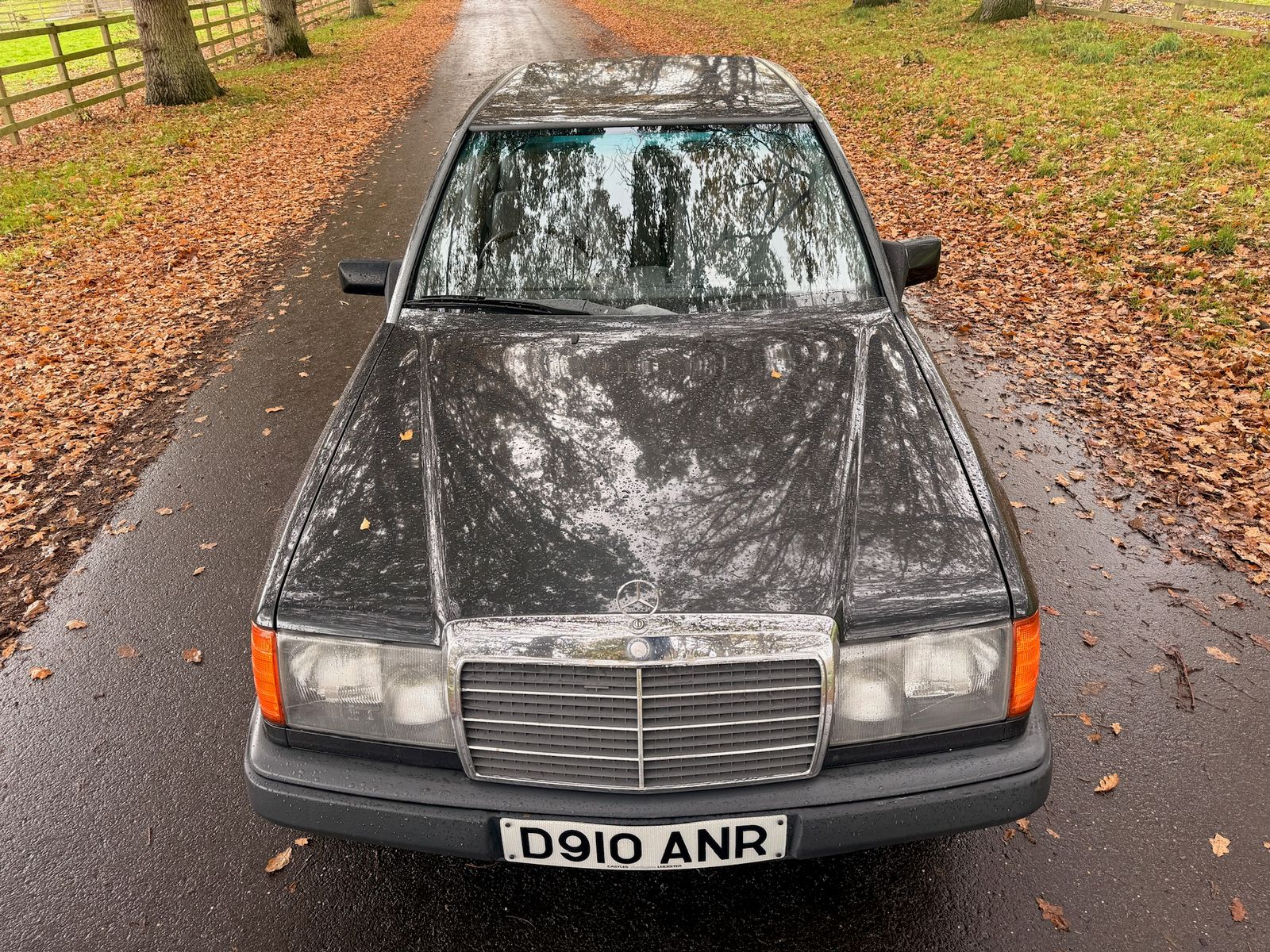 Mercedes-Benz 230 Black 4dr Automatic 1987