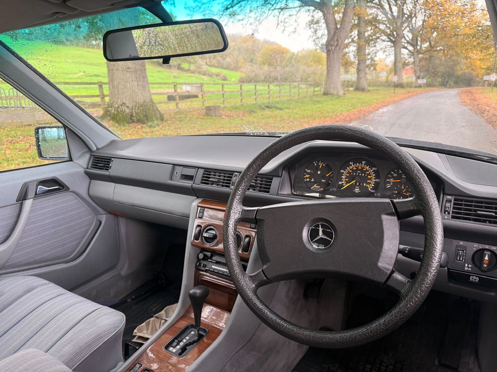 Mercedes-Benz 230 Black 4dr Automatic 1987