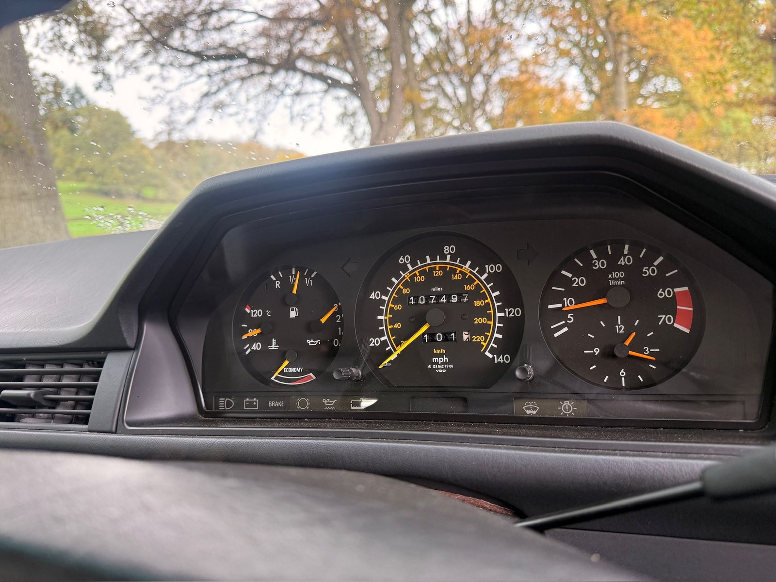 Mercedes-Benz 230 Black 4dr Automatic 1987