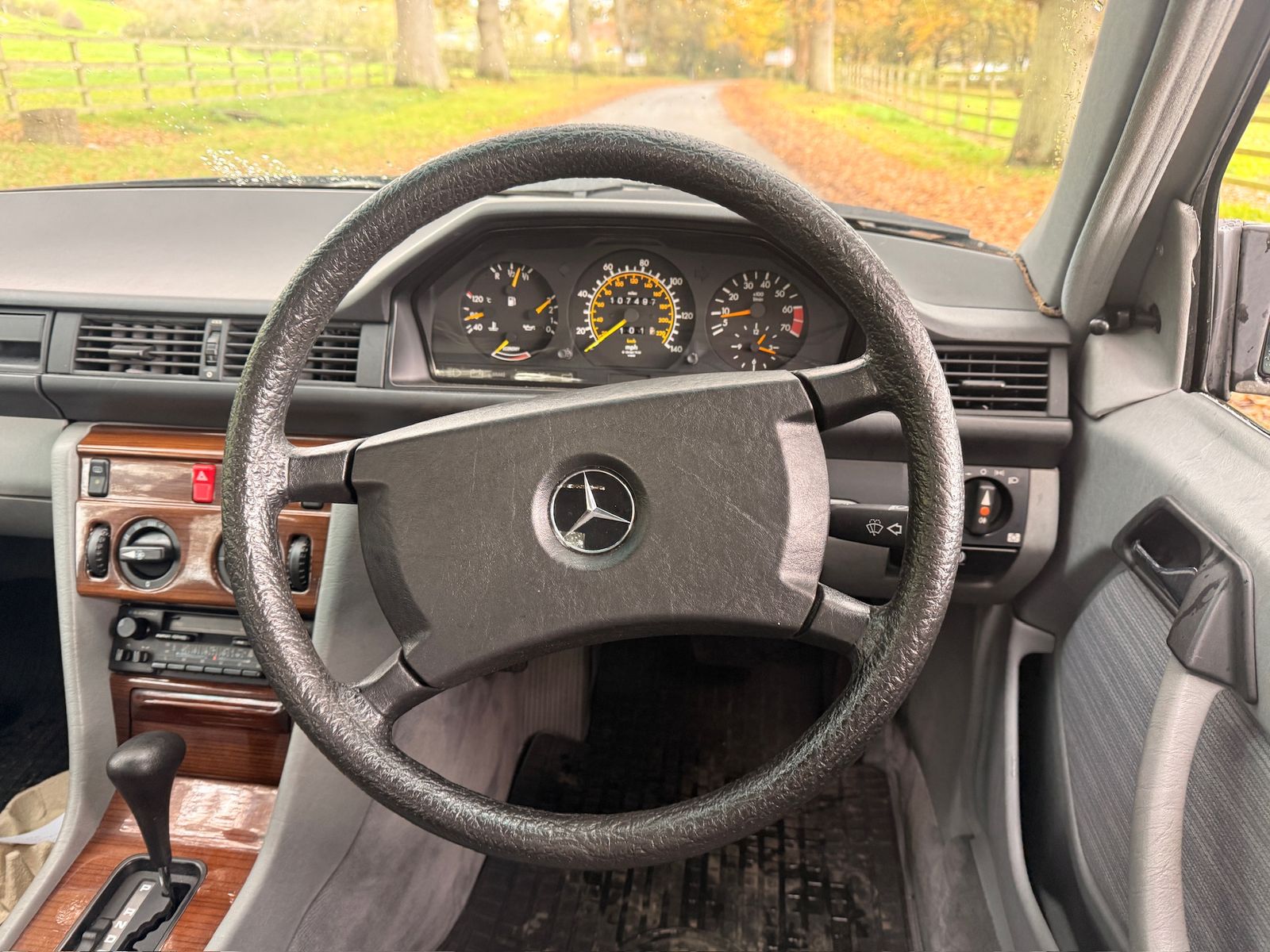 Mercedes-Benz 230 Black 4dr Automatic 1987