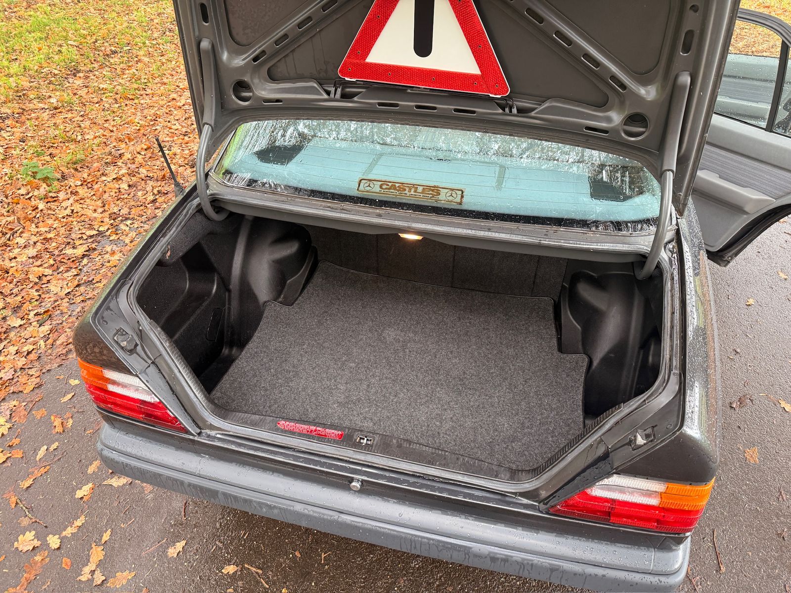 Mercedes-Benz 230 Black 4dr Automatic 1987