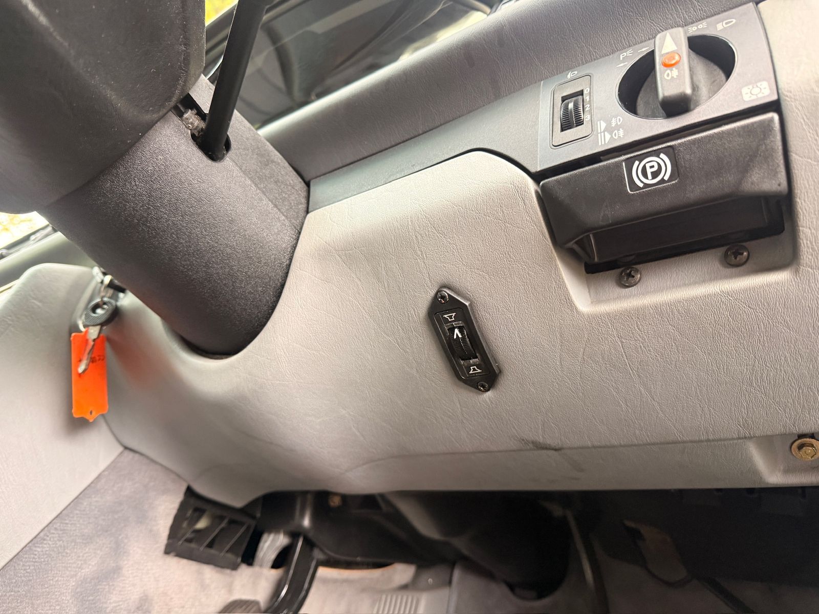 Mercedes-Benz 230 Black 4dr Automatic 1987