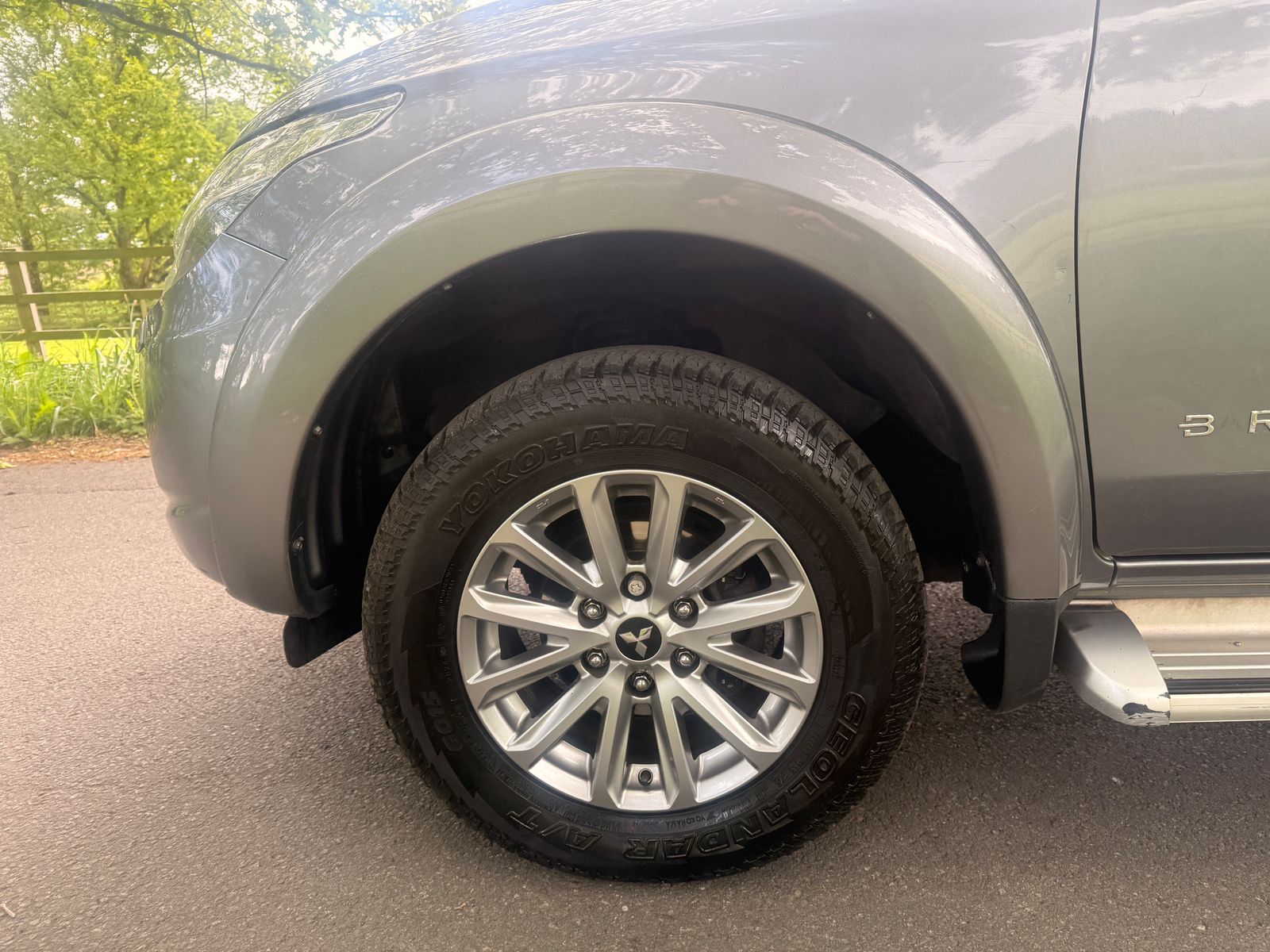 Mitsubishi L200 2.4 DI-D DC Barbarian Pickup Double Cab 4dr Diesel Manual 4WD Euro 6 (178 ps) 4dr Manual 2017
