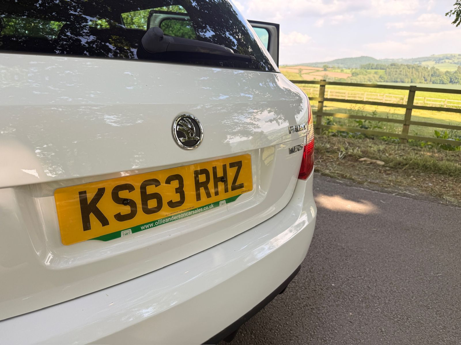 Skoda Fabia 1.4 TSI vRS S2000 Hatchback 5dr Petrol DSG Euro 5 (180 ps) 5dr Automatic 2014