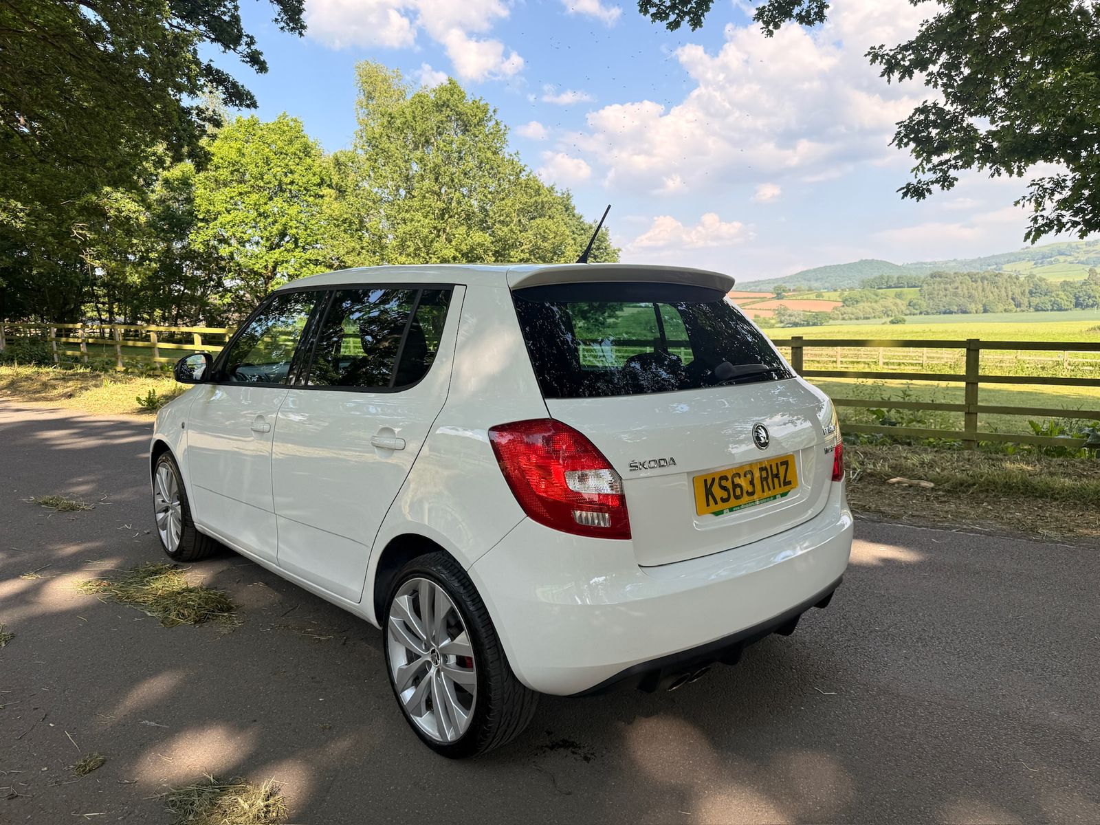 Skoda Fabia 1.4 TSI vRS S2000 Hatchback 5dr Petrol DSG Euro 5 (180 ps) 5dr Automatic 2014