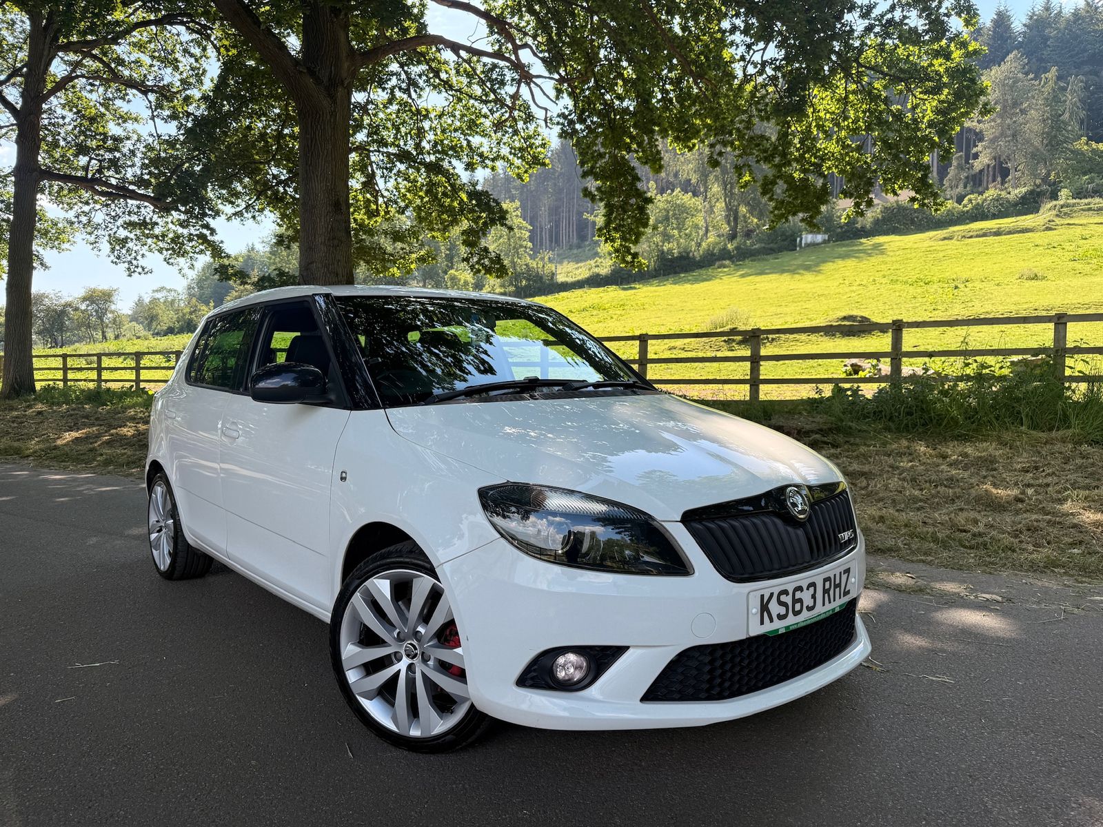 Skoda Fabia 1.4 TSI vRS S2000 Hatchback 5dr Petrol DSG Euro 5 (180 ps) 5dr Automatic 2014