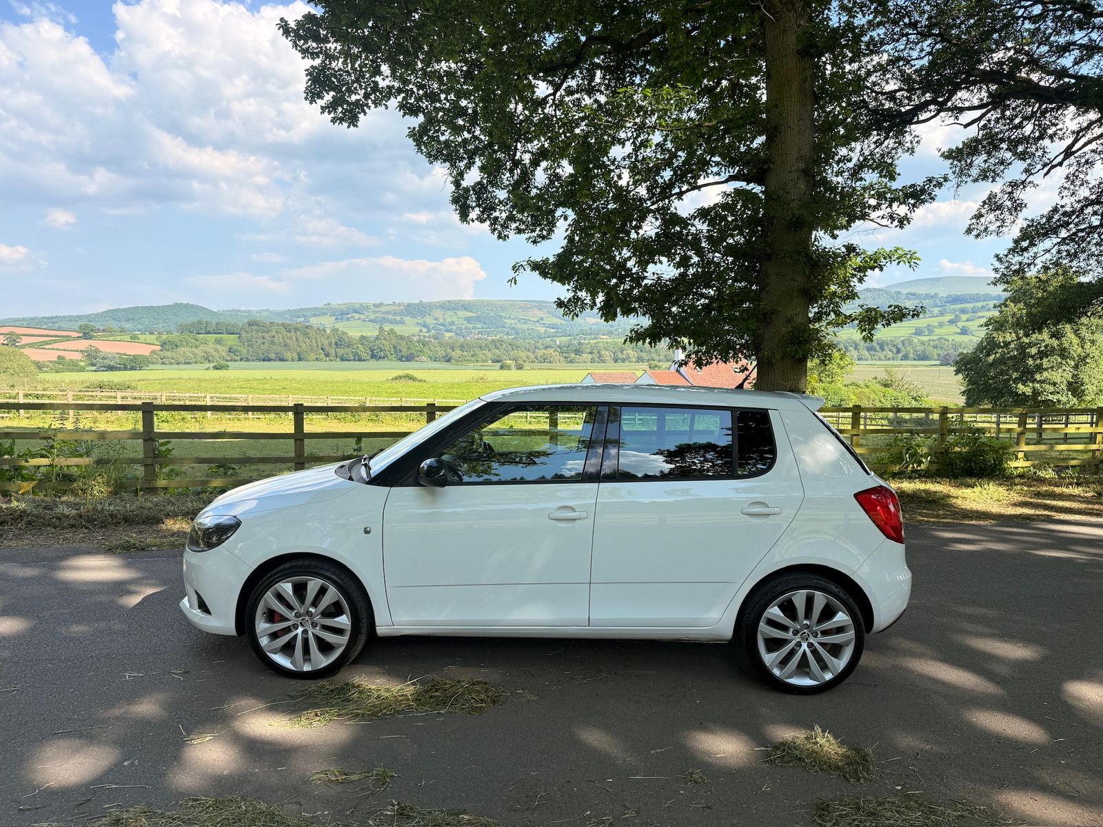 Skoda Fabia 1.4 TSI vRS S2000 Hatchback 5dr Petrol DSG Euro 5 (180 ps) 5dr Automatic 2014