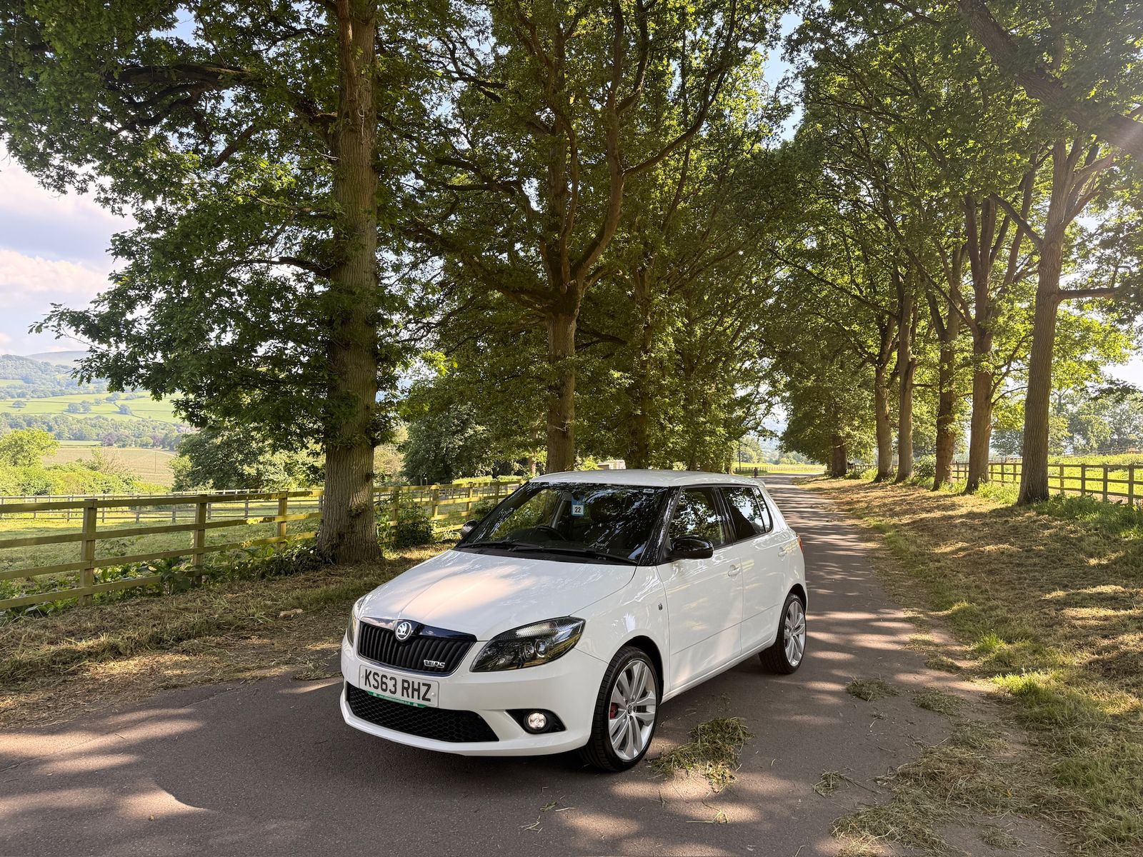 Skoda Fabia 1.4 TSI vRS S2000 Hatchback 5dr Petrol DSG Euro 5 (180 ps) 5dr Automatic 2014