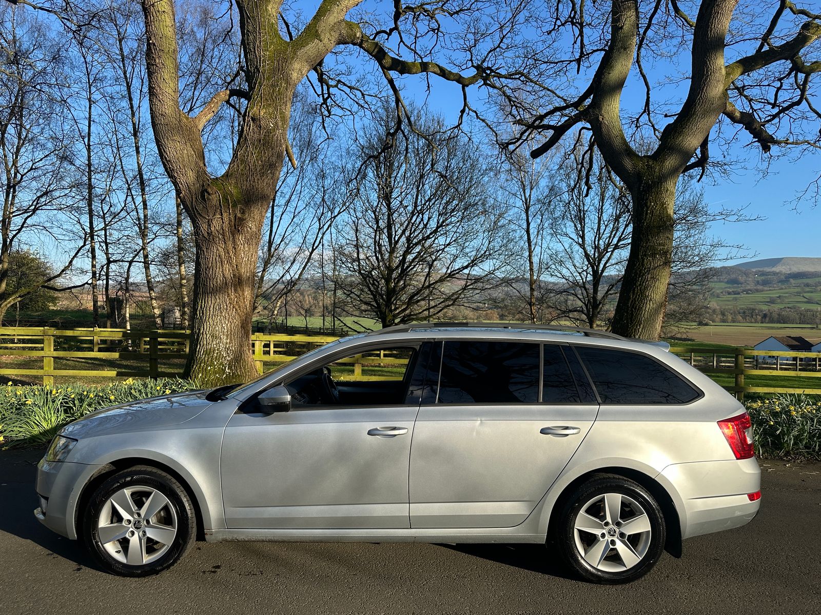 Skoda Octavia 2.0 TDI SE Estate 5dr Diesel Manual 4WD Euro 6 (s/s) (150 ps) 5dr Manual 2014