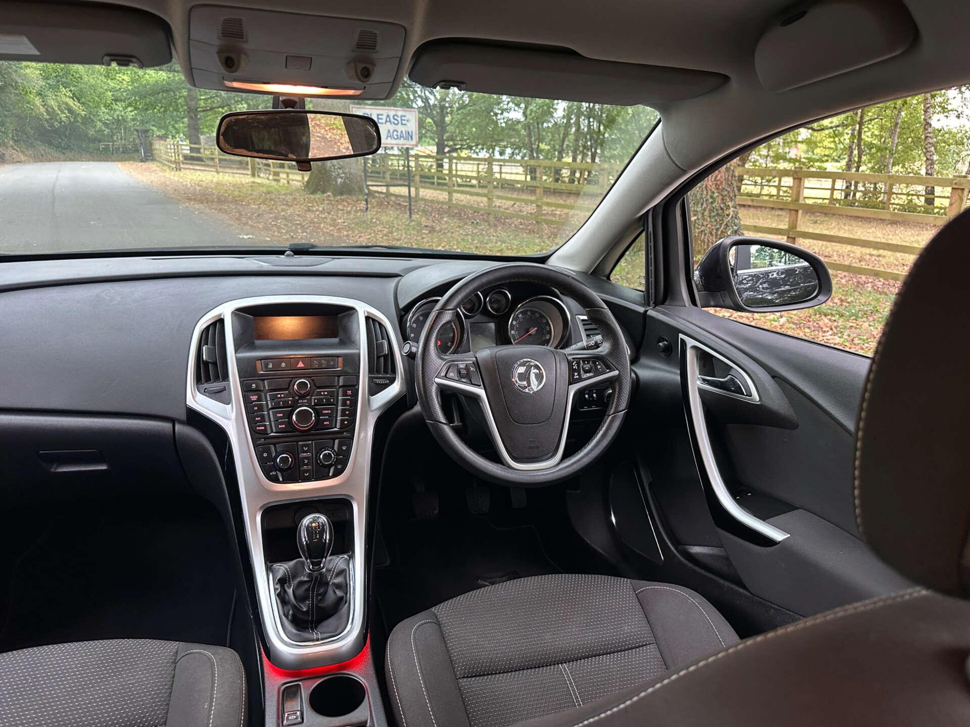 Vauxhall Astra 1.6 Astra SRI 5dr 5dr Manual 2026