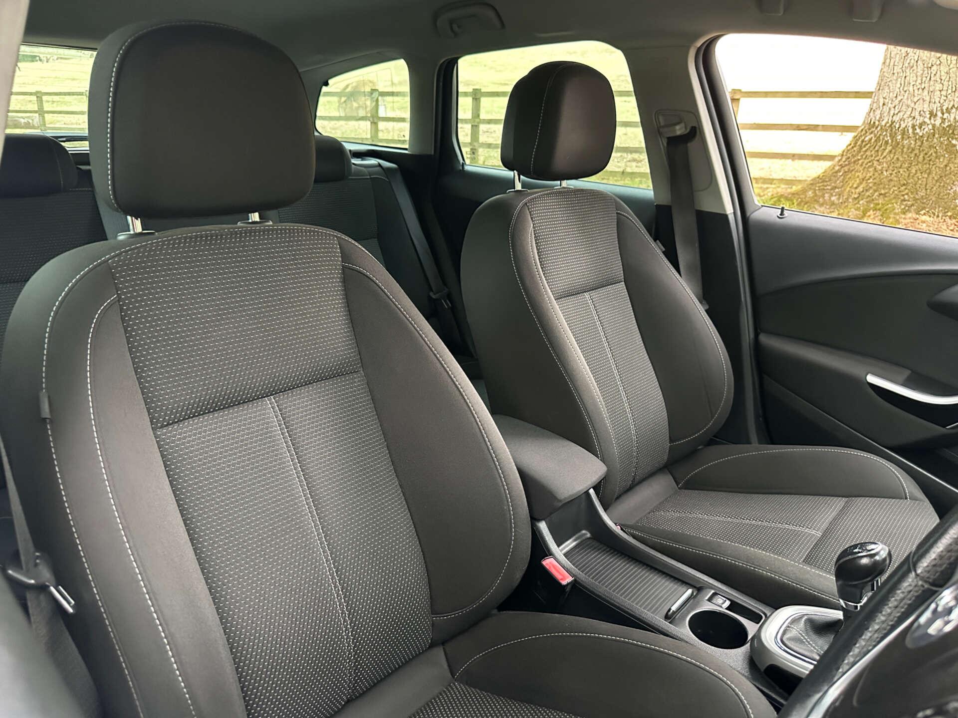 Vauxhall Astra 1.6 Astra SRI 5dr 5dr Manual 2026