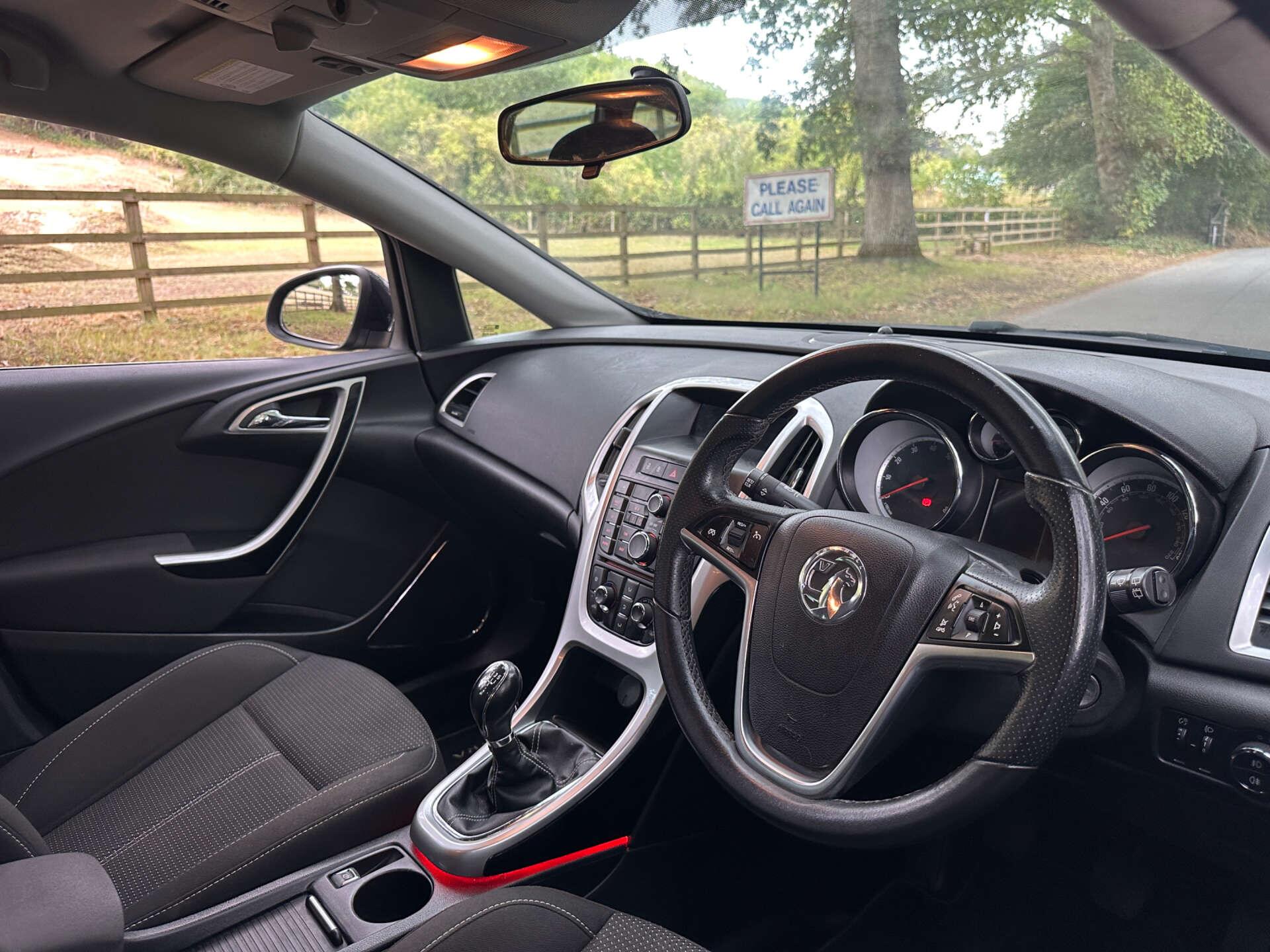 Vauxhall Astra 1.6 Astra SRI 5dr 5dr Manual 2026