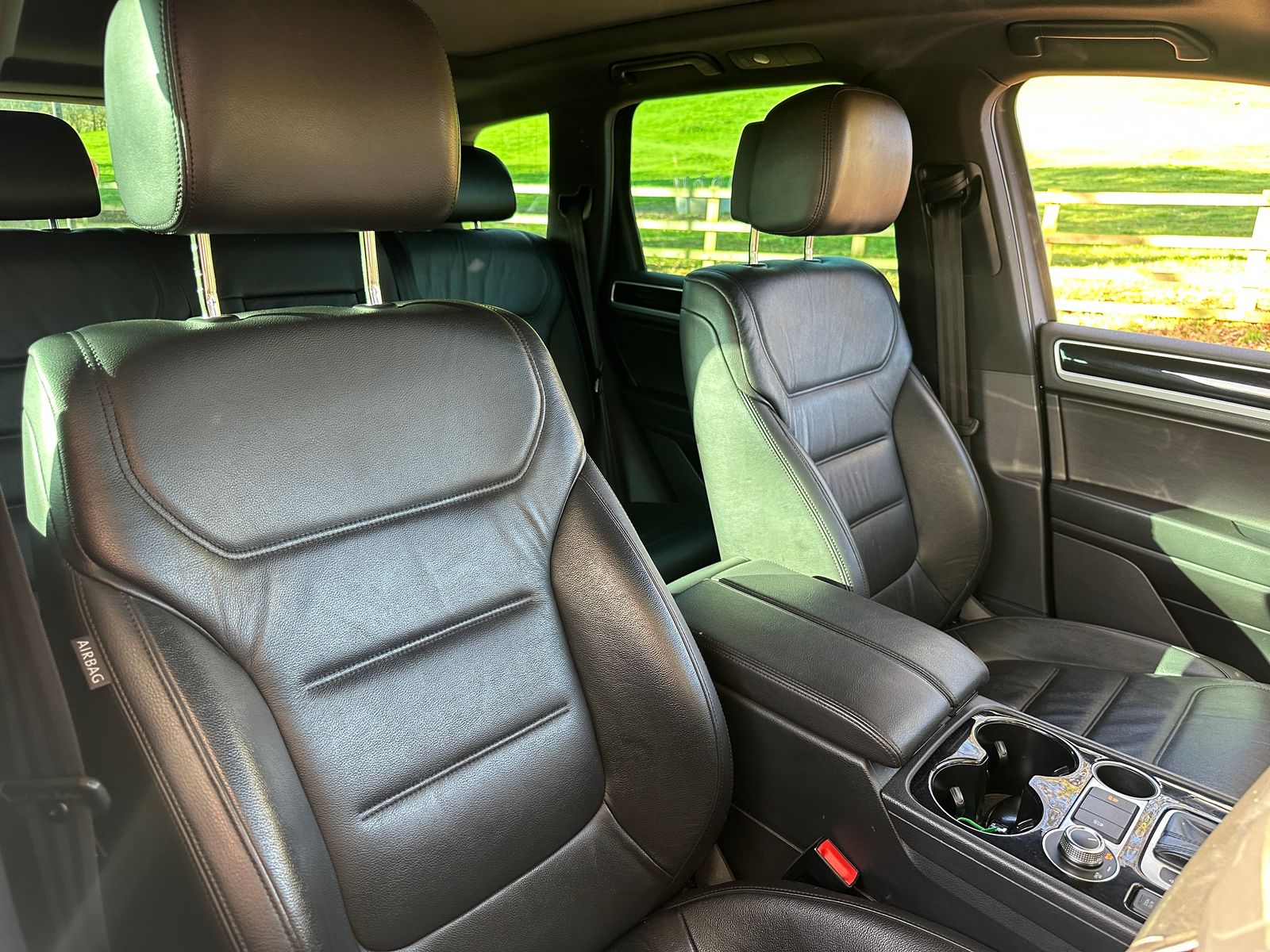 Volkswagen Touareg 3.0 TDI V6 BlueMotion Tech R-Line Plus SUV 5dr Diesel Tiptronic 4WD Euro 6 (s/s) (262 ps) 5dr Automatic 2016