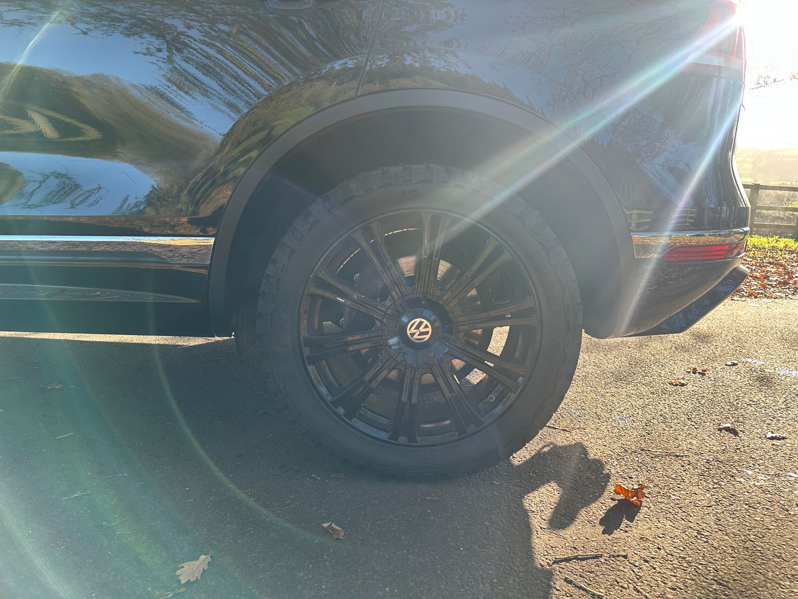 Volkswagen Touareg 3.0 TDI V6 BlueMotion Tech R-Line Plus SUV 5dr Diesel Tiptronic 4WD Euro 6 (s/s) (262 ps) 5dr Automatic 2016