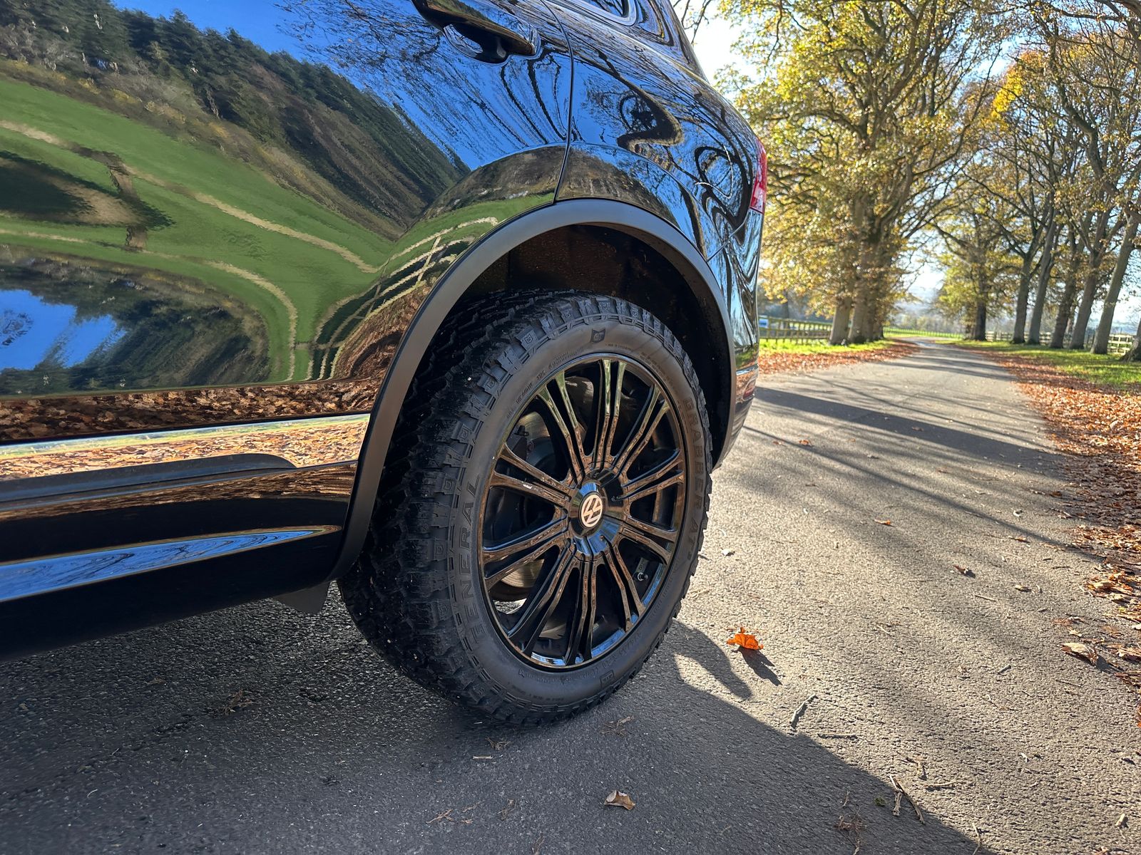 Volkswagen Touareg 3.0 TDI V6 BlueMotion Tech R-Line Plus SUV 5dr Diesel Tiptronic 4WD Euro 6 (s/s) (262 ps) 5dr Automatic 2016