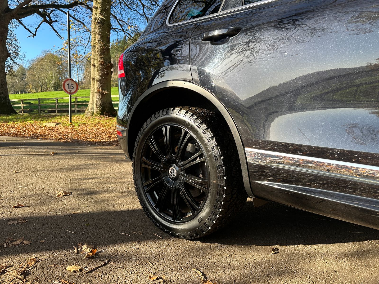 Volkswagen Touareg 3.0 TDI V6 BlueMotion Tech R-Line Plus SUV 5dr Diesel Tiptronic 4WD Euro 6 (s/s) (262 ps) 5dr Automatic 2016