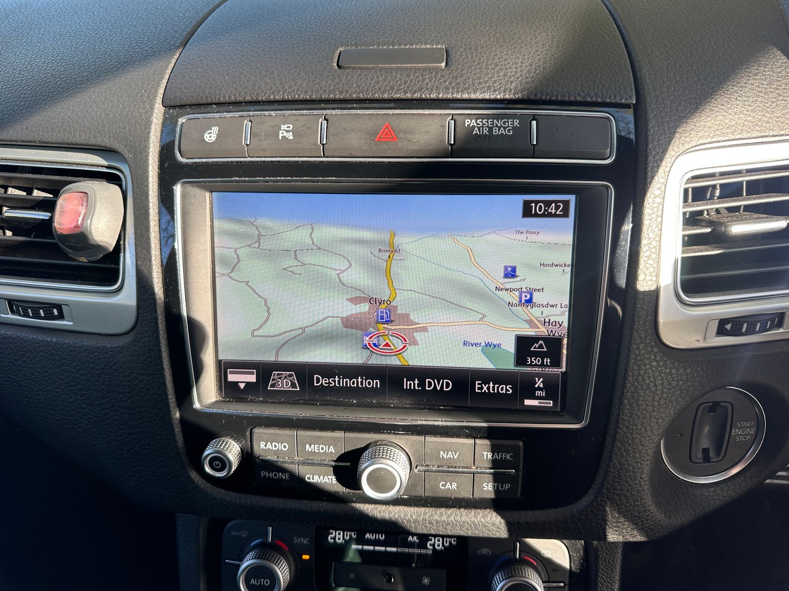 Volkswagen Touareg 3.0 TDI V6 BlueMotion Tech R-Line Plus SUV 5dr Diesel Tiptronic 4WD Euro 6 (s/s) (262 ps) 5dr Automatic 2016