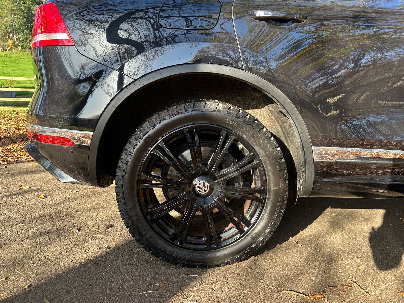 Volkswagen Touareg 3.0 TDI V6 BlueMotion Tech R-Line Plus SUV 5dr Diesel Tiptronic 4WD Euro 6 (s/s) (262 ps) 5dr Automatic 2016