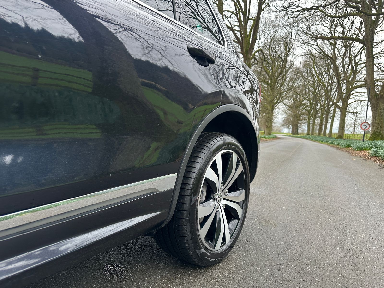 Volkswagen Touareg 3.0 TDI V6 BlueMotion Tech R-Line SUV 5dr Diesel Tiptronic 4WD Euro 6 (s/s) (262 ps) 5dr Automatic 2016