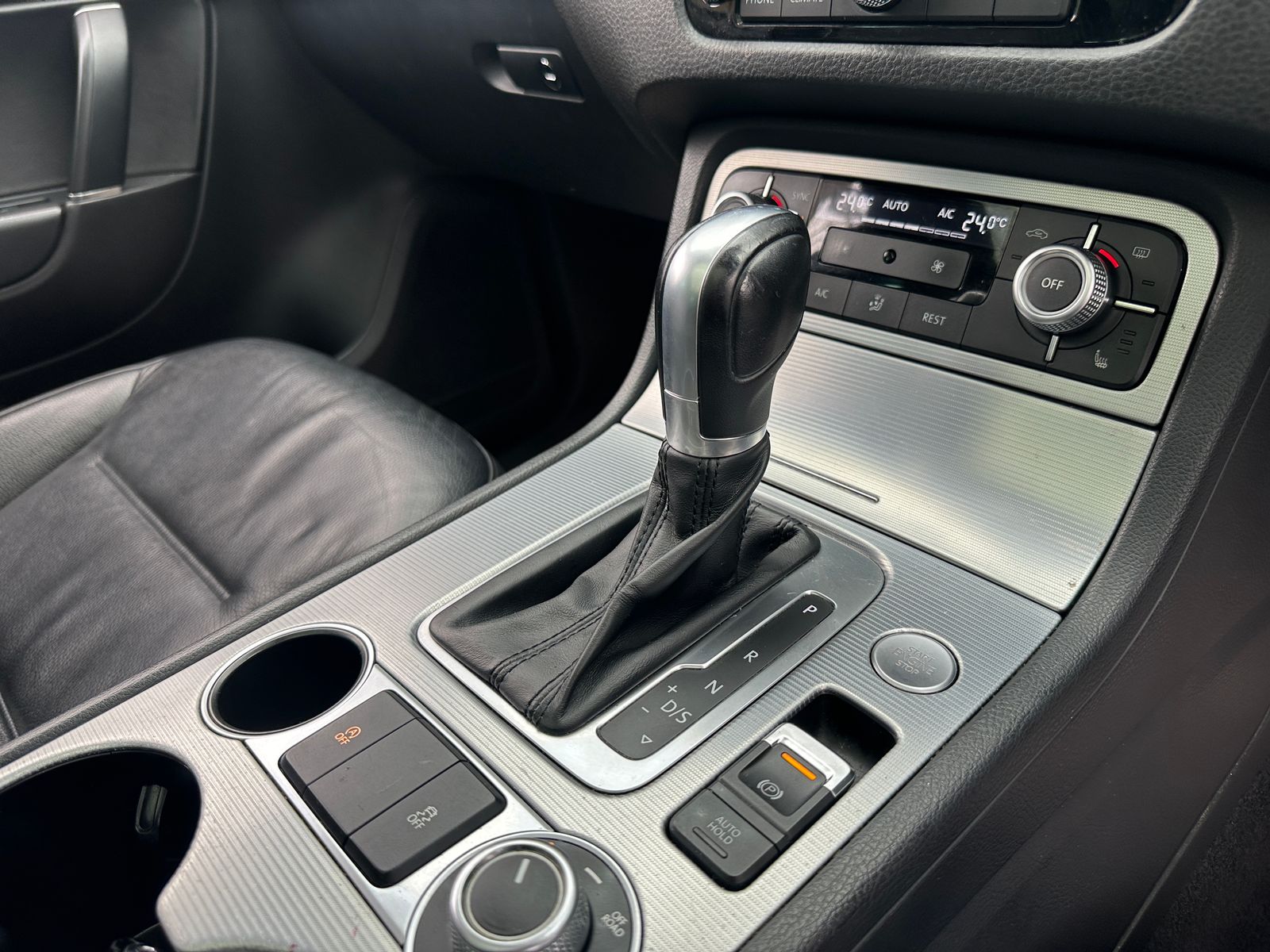 Volkswagen Touareg 3.0 TDI V6 BlueMotion Tech R-Line SUV 5dr Diesel Tiptronic 4WD Euro 6 (s/s) (262 ps) 5dr Automatic 2016